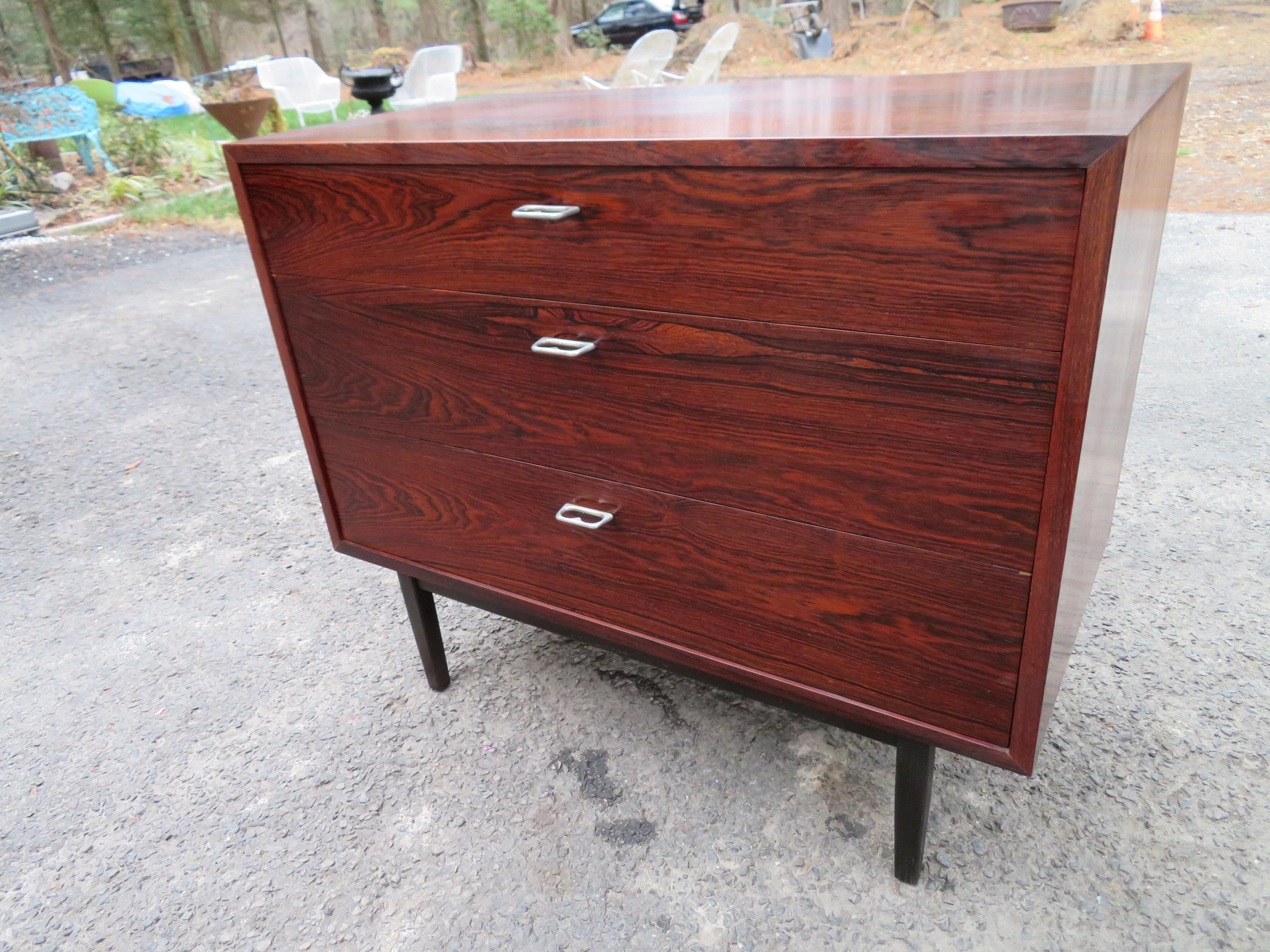 Magnificent Rosewood Jack Cartwright Founders Bachelors Chest of Drawers For Sale 2