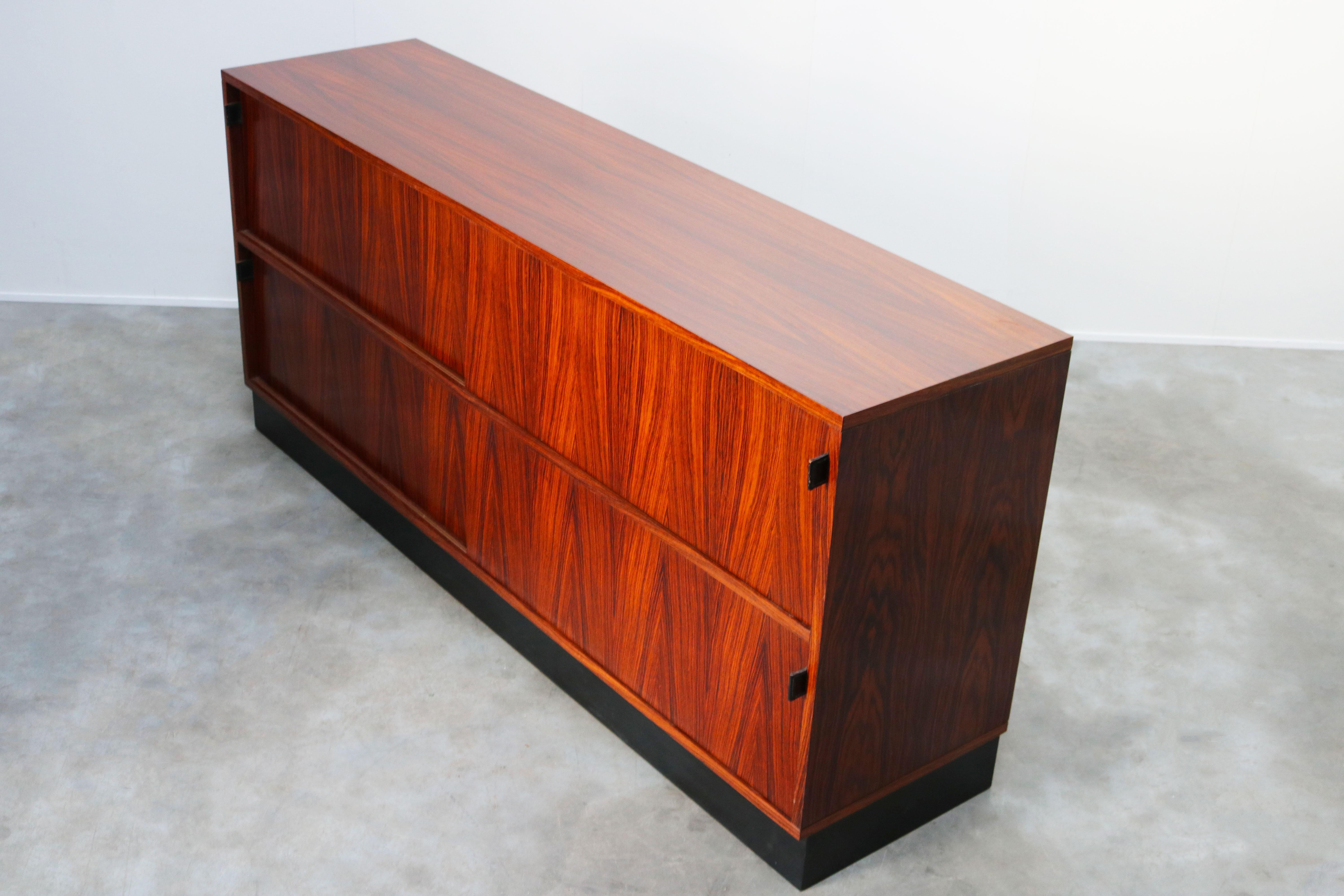 Magnificent Rosewood Sideboard by Florence Knoll for Knoll 1950s Black Leather 8