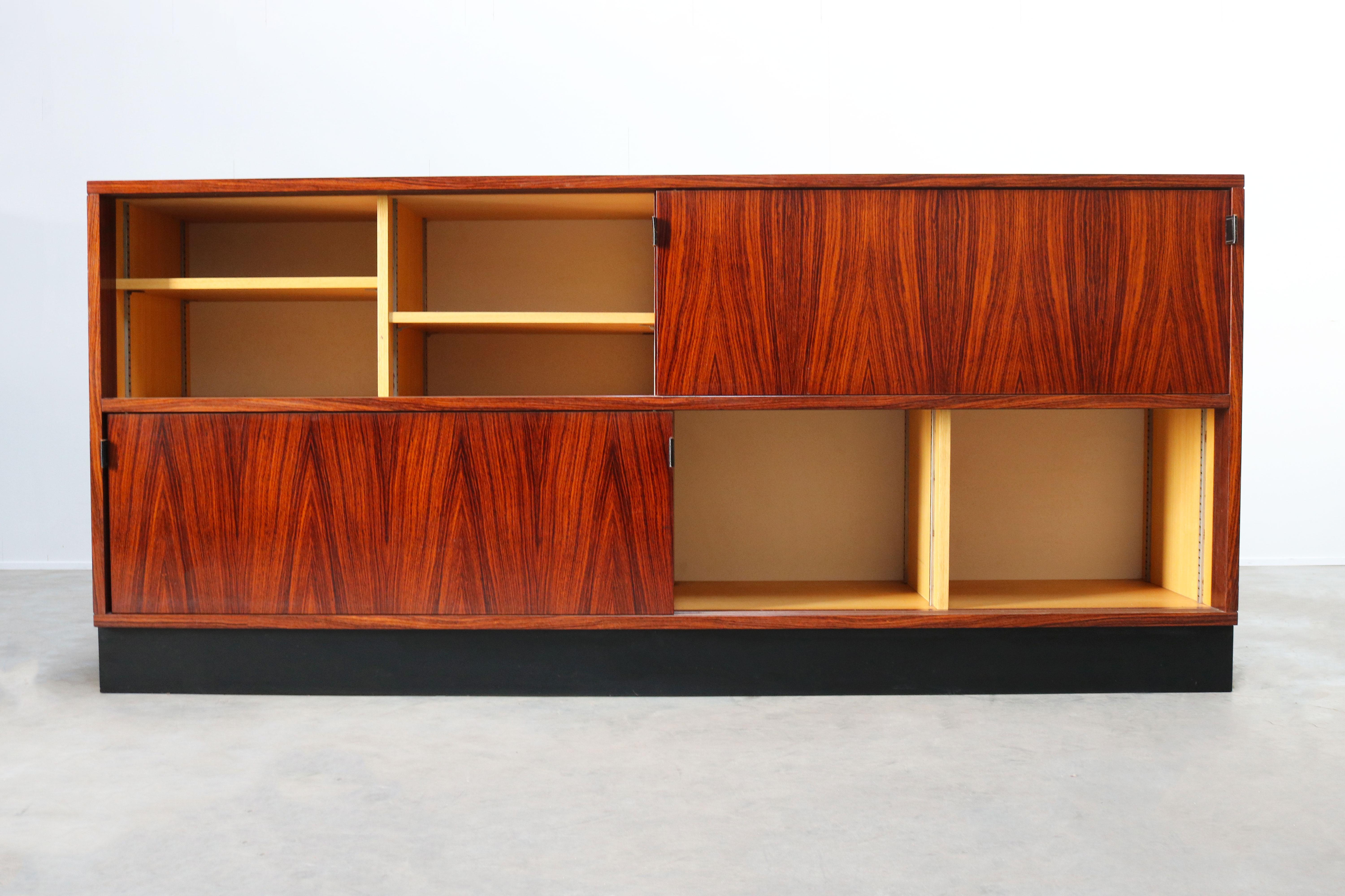 Magnificent Rosewood Sideboard by Florence Knoll for Knoll 1950s Black Leather In Good Condition In Ijzendijke, NL