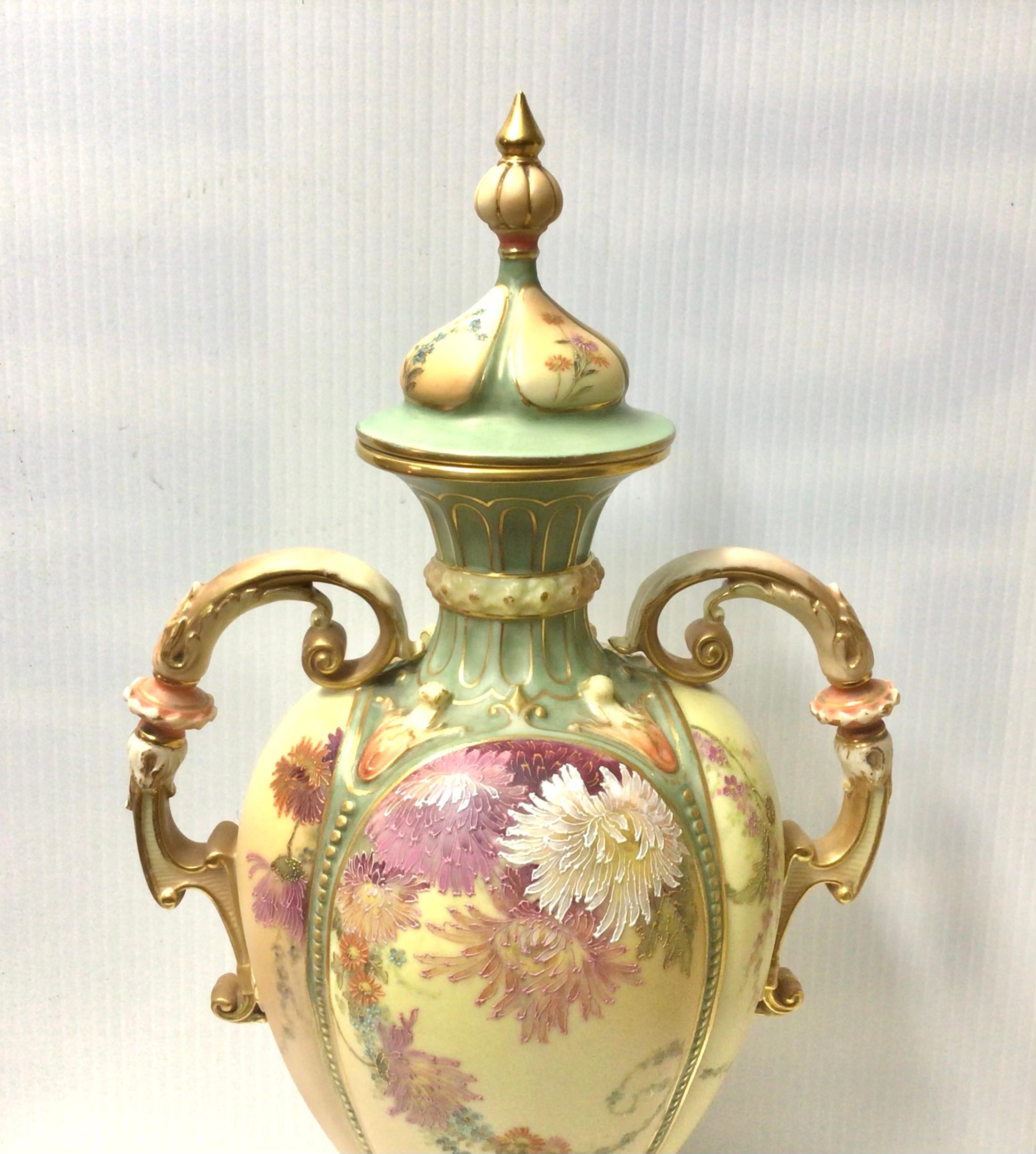 Early 20th Century Magnificent Royal Worcester Painted Blush Ivory Vase For Sale
