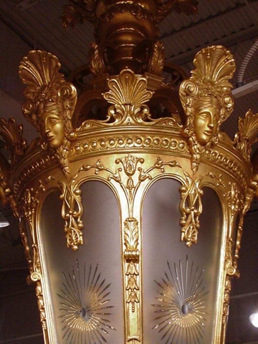 Magnifica lanterna russa in legno dorato in vendita 12