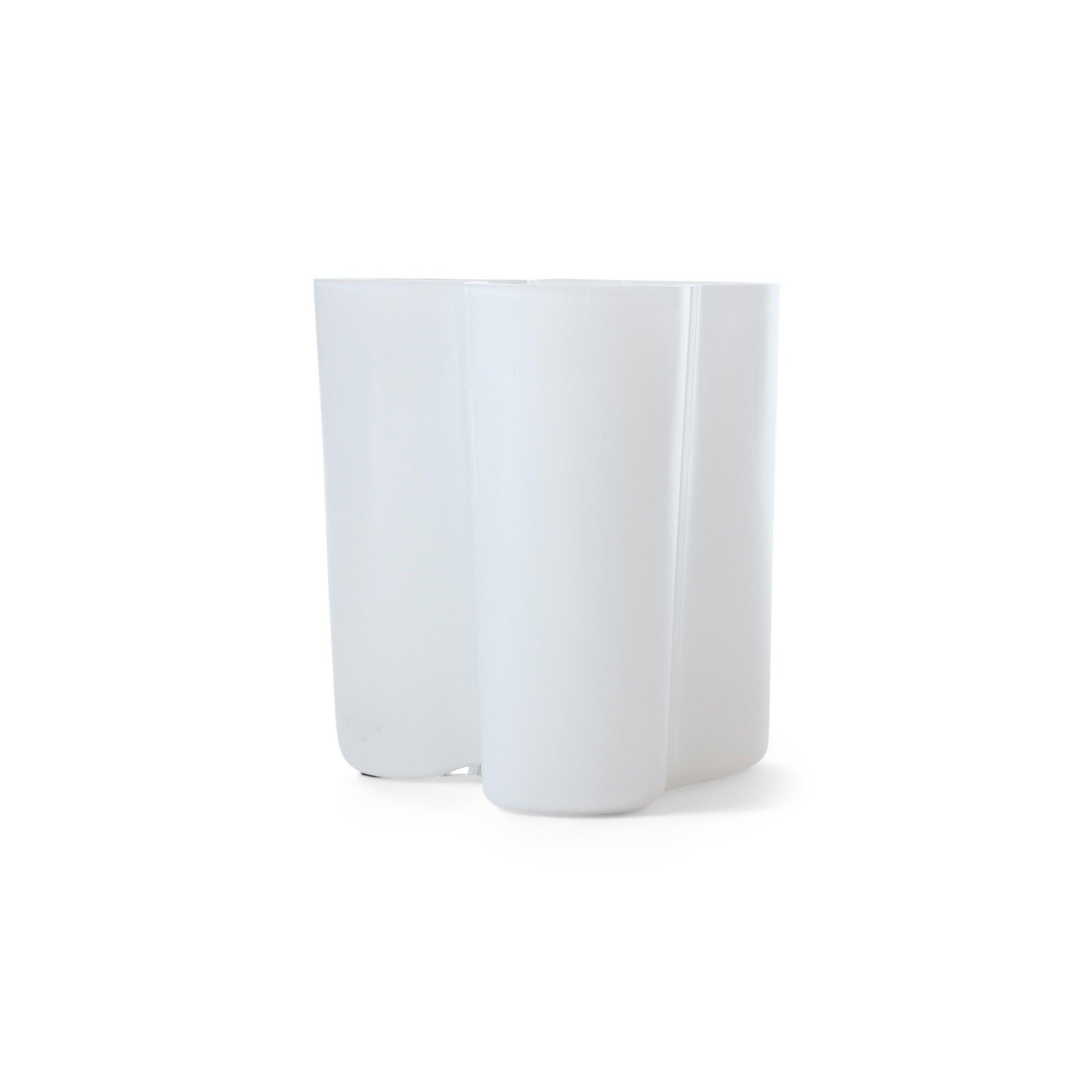 Finlandais Magnifique vase Savoy d'Alvar Aalto pour Iittala Glassworks en vente