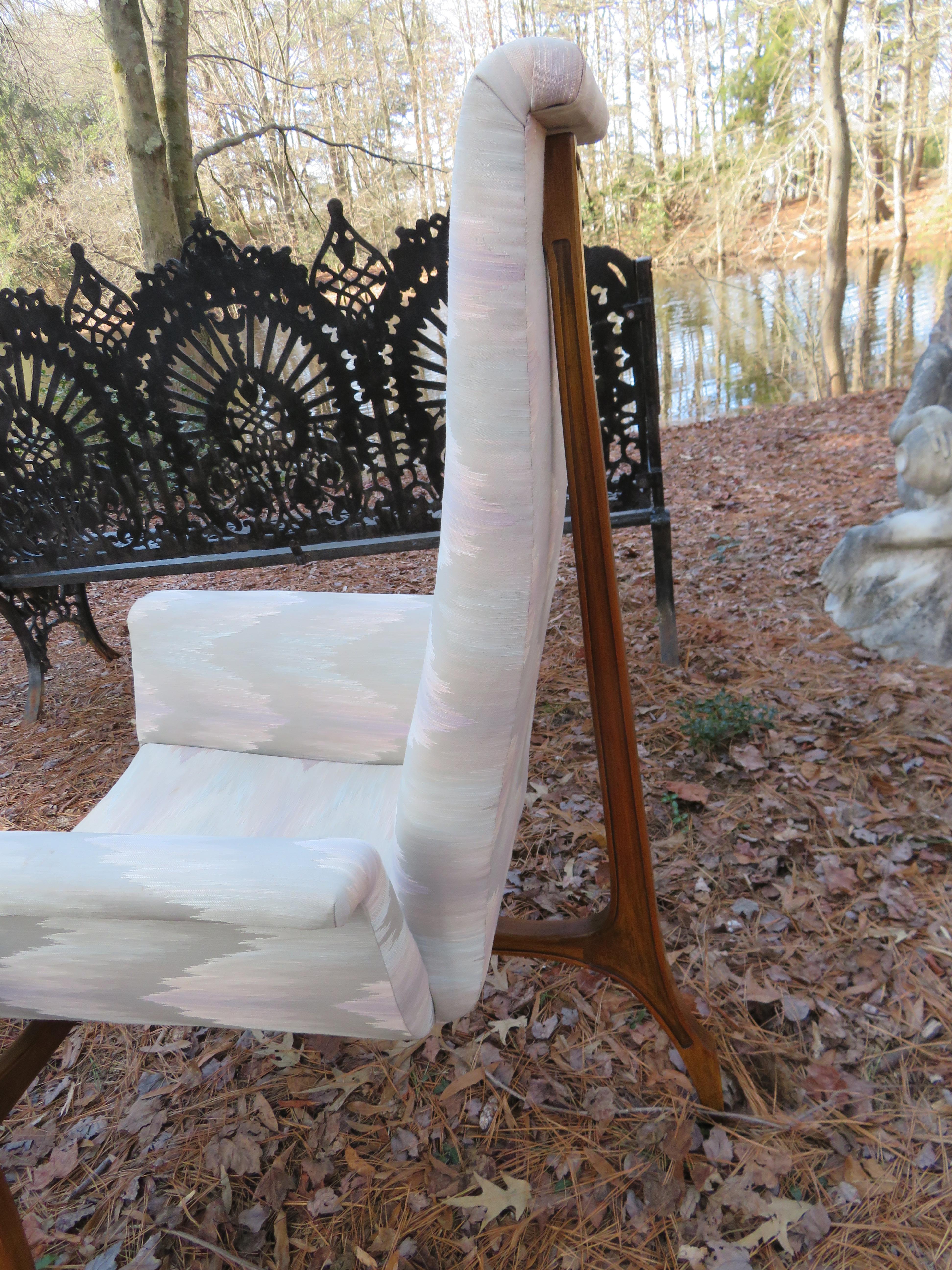 Magnifique paire de fauteuils de salon sculpturaux à 3 pieds, modernes du milieu du siècle dernier en vente 4