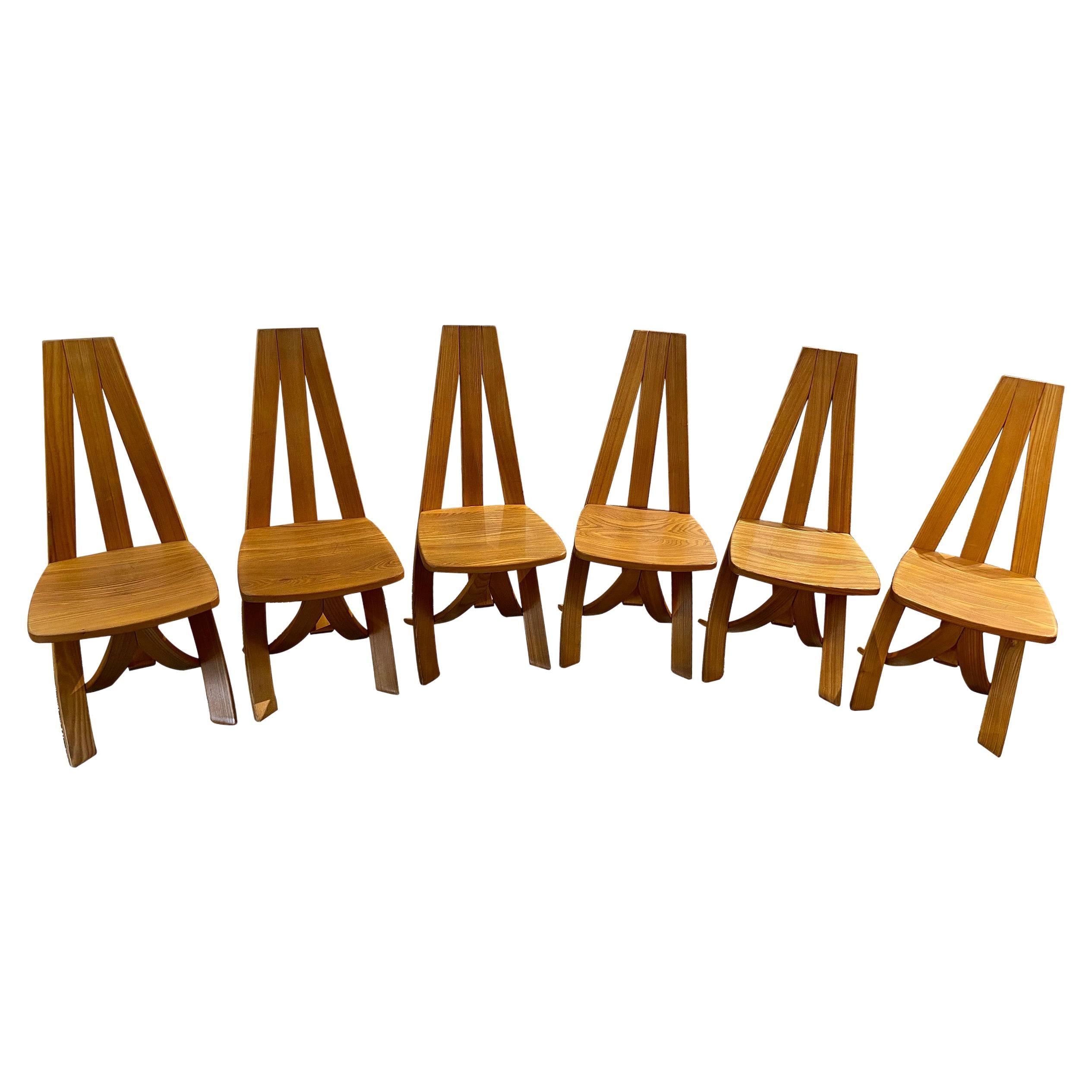 Magnificent series of 6 dining chairs designed in curved solid elm, Circa 1980.  For Sale 9