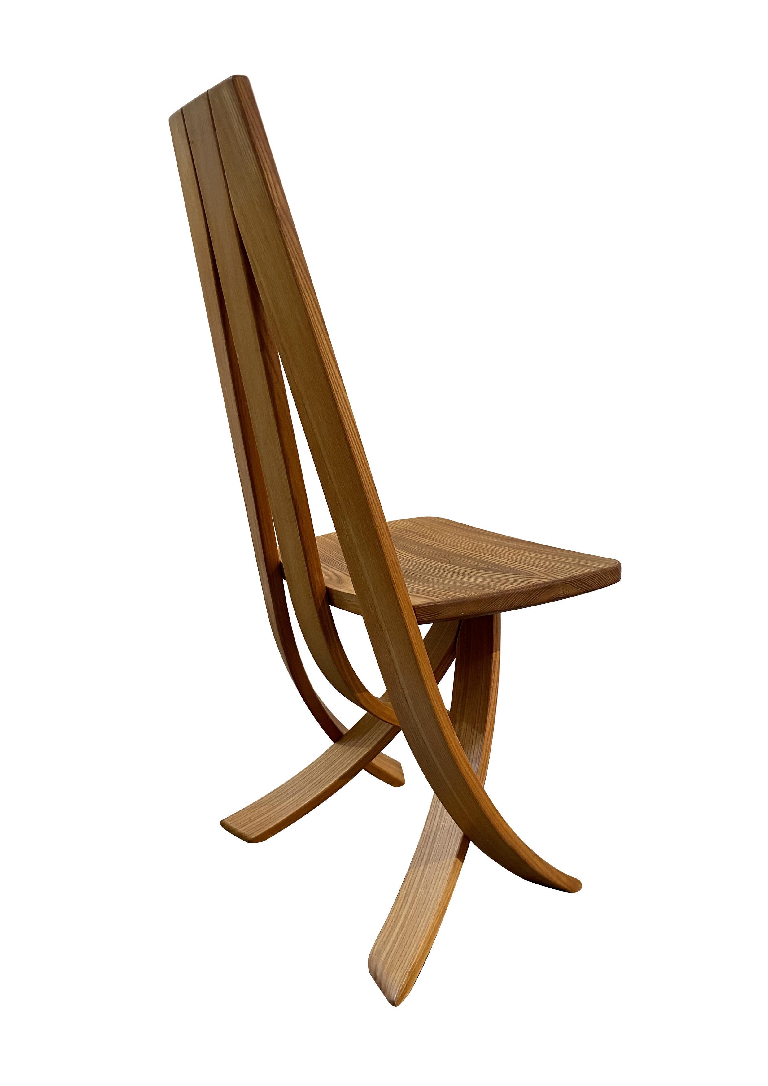 Wood Magnificent series of 6 dining chairs designed in curved solid elm, Circa 1980.  For Sale