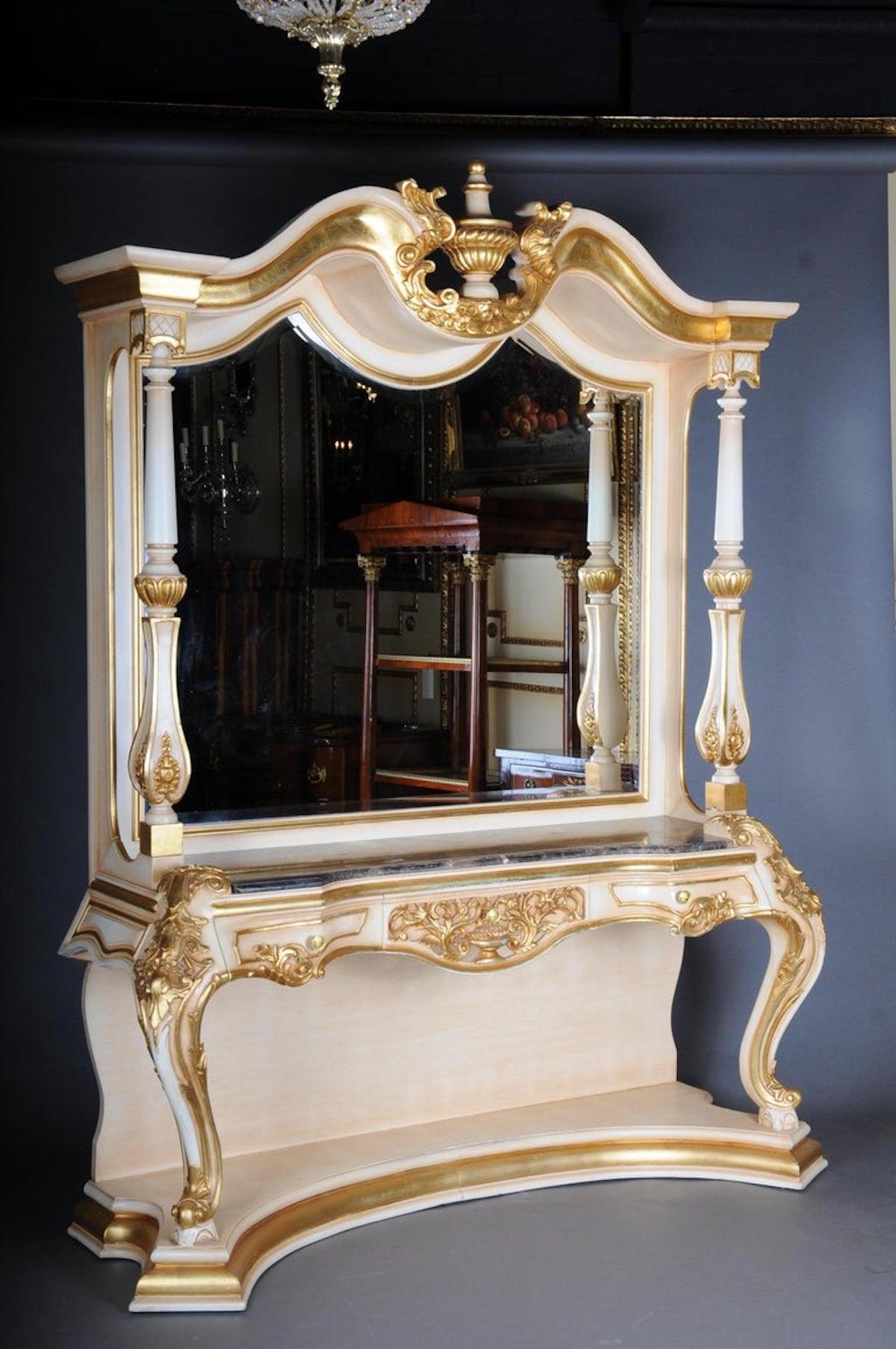 Faggio Magnifica credenza / comò / tavolo da toeletta barocco, XX secolo in vendita