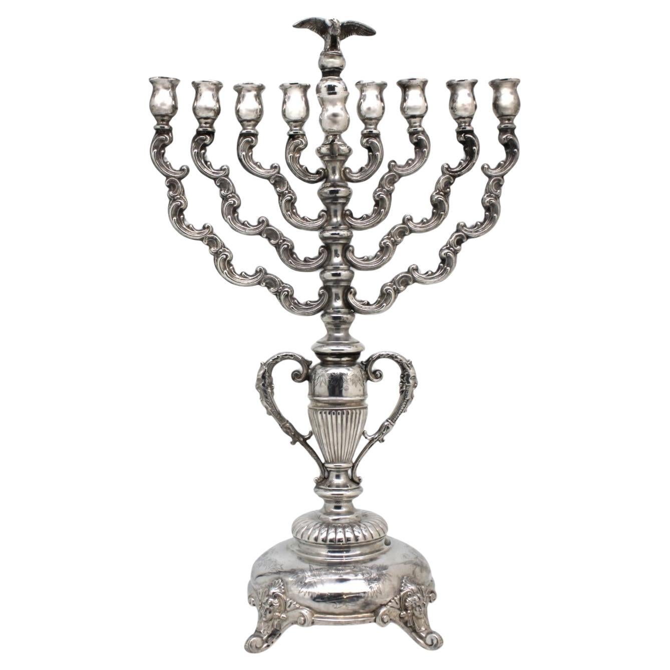 Prächtige silberne Chanukka-Lampe Menora, Österreich, um 1880. Judaica im Angebot
