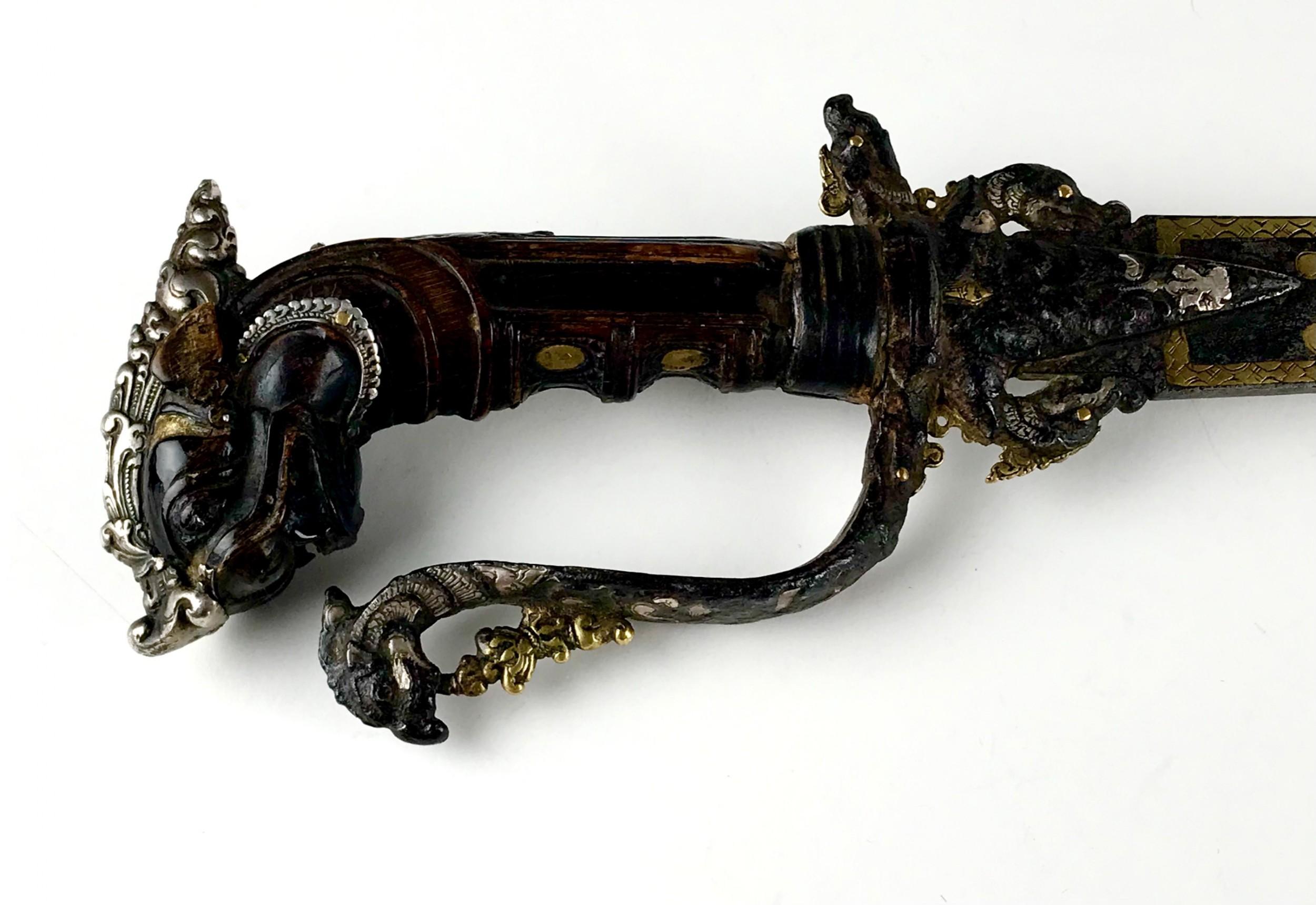Magnifique épée de cérémonie de Ceylan Rhino du Kastane Sinhalese portugais 17e siècle en vente 3