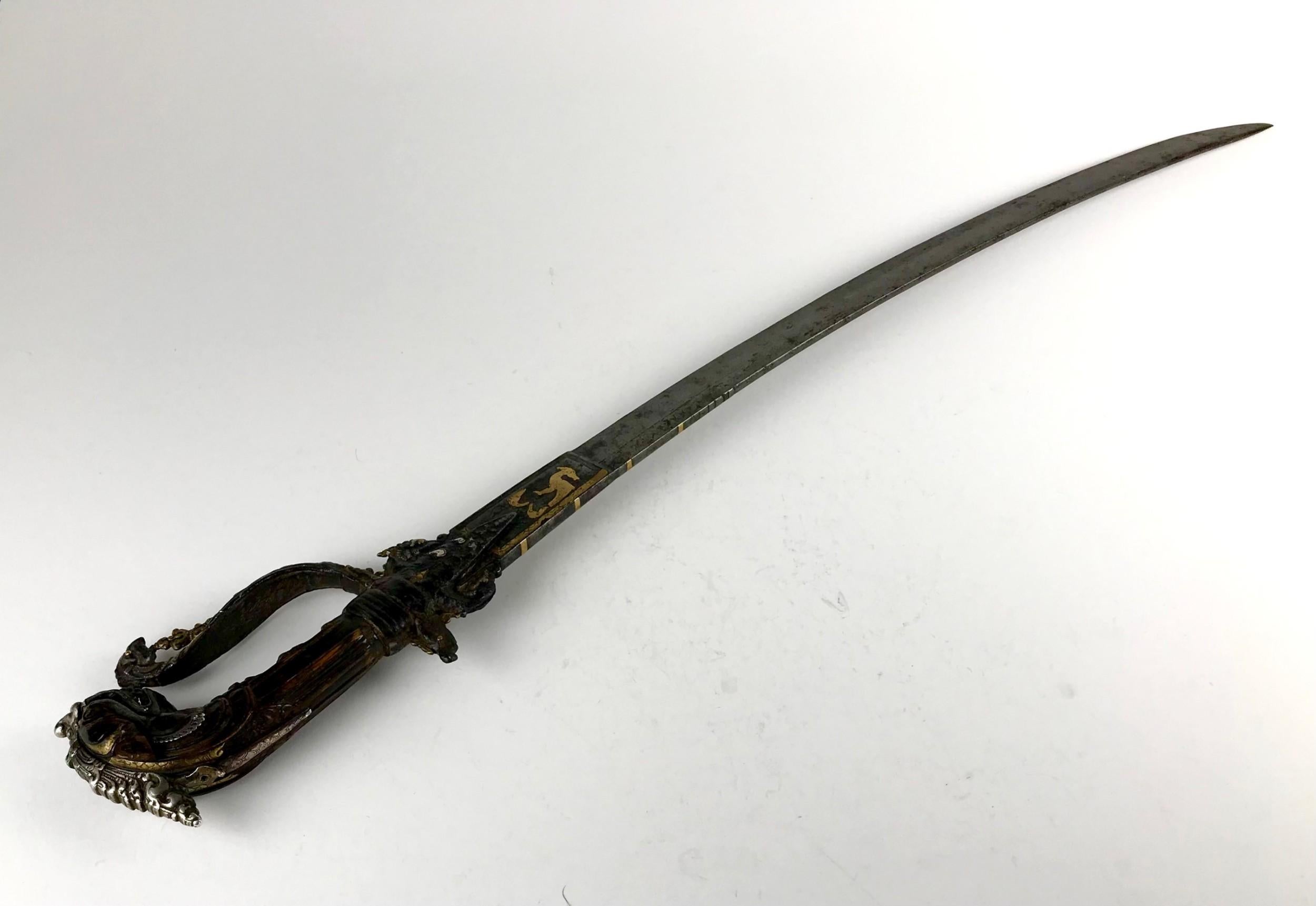 Anglo-indien Magnifique épée de cérémonie de Ceylan Rhino du Kastane Sinhalese portugais 17e siècle en vente