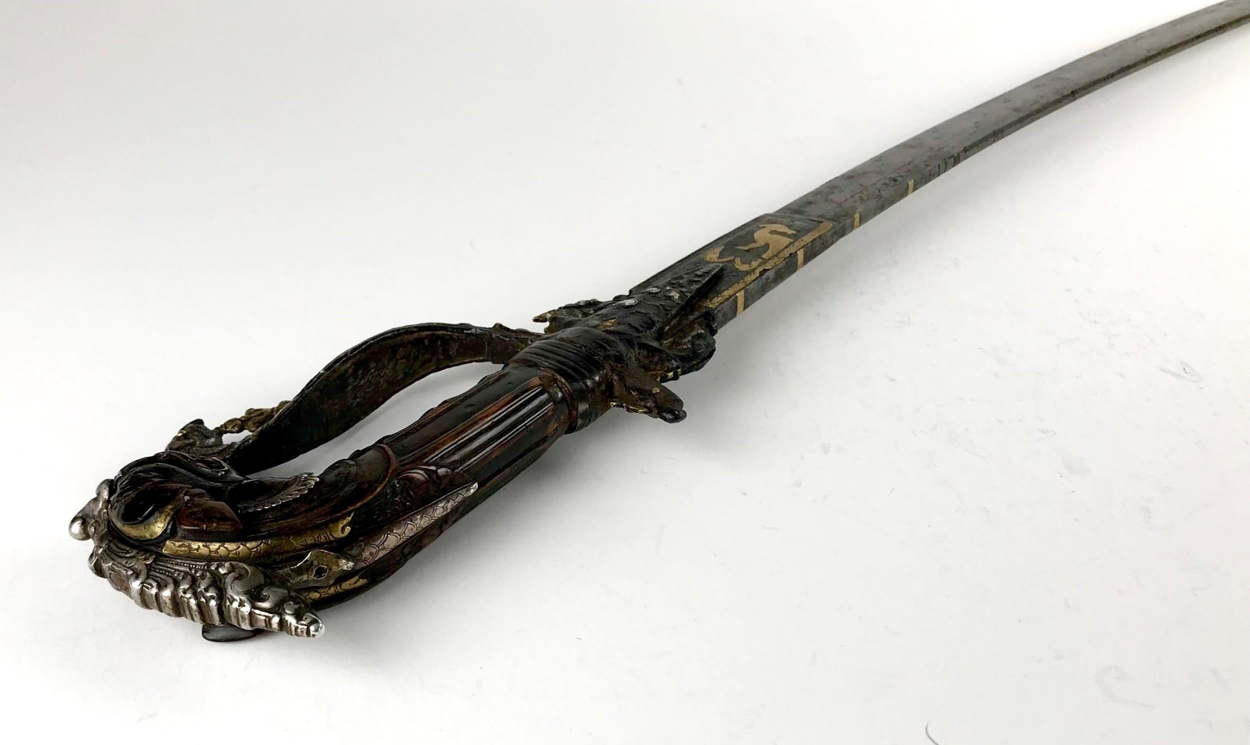 Sri-Lankais Magnifique épée de cérémonie de Ceylan Rhino du Kastane Sinhalese portugais 17e siècle en vente