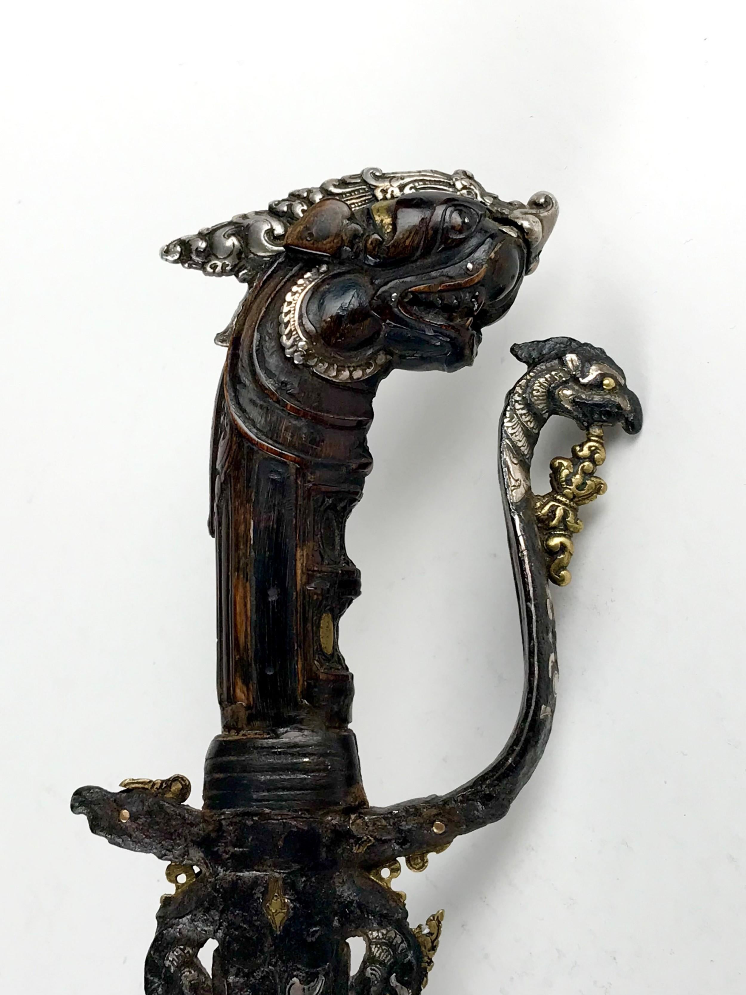 Magnifique épée de cérémonie de Ceylan Rhino du Kastane Sinhalese portugais 17e siècle en vente 1