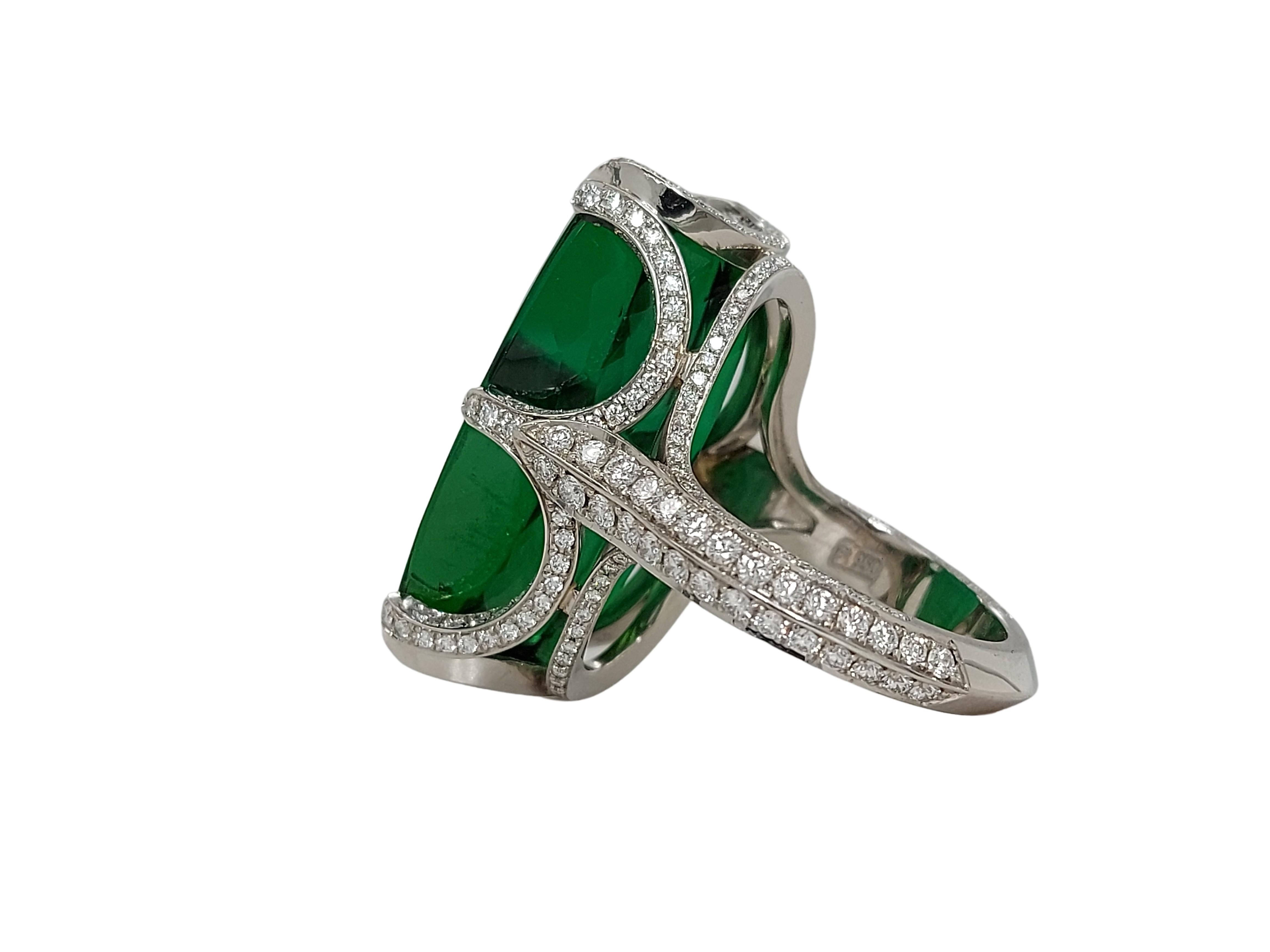 Magnificent Solid Platinum Ring with 45 Carat Tourmaline & Diamonds In New Condition For Sale In Antwerp, BE