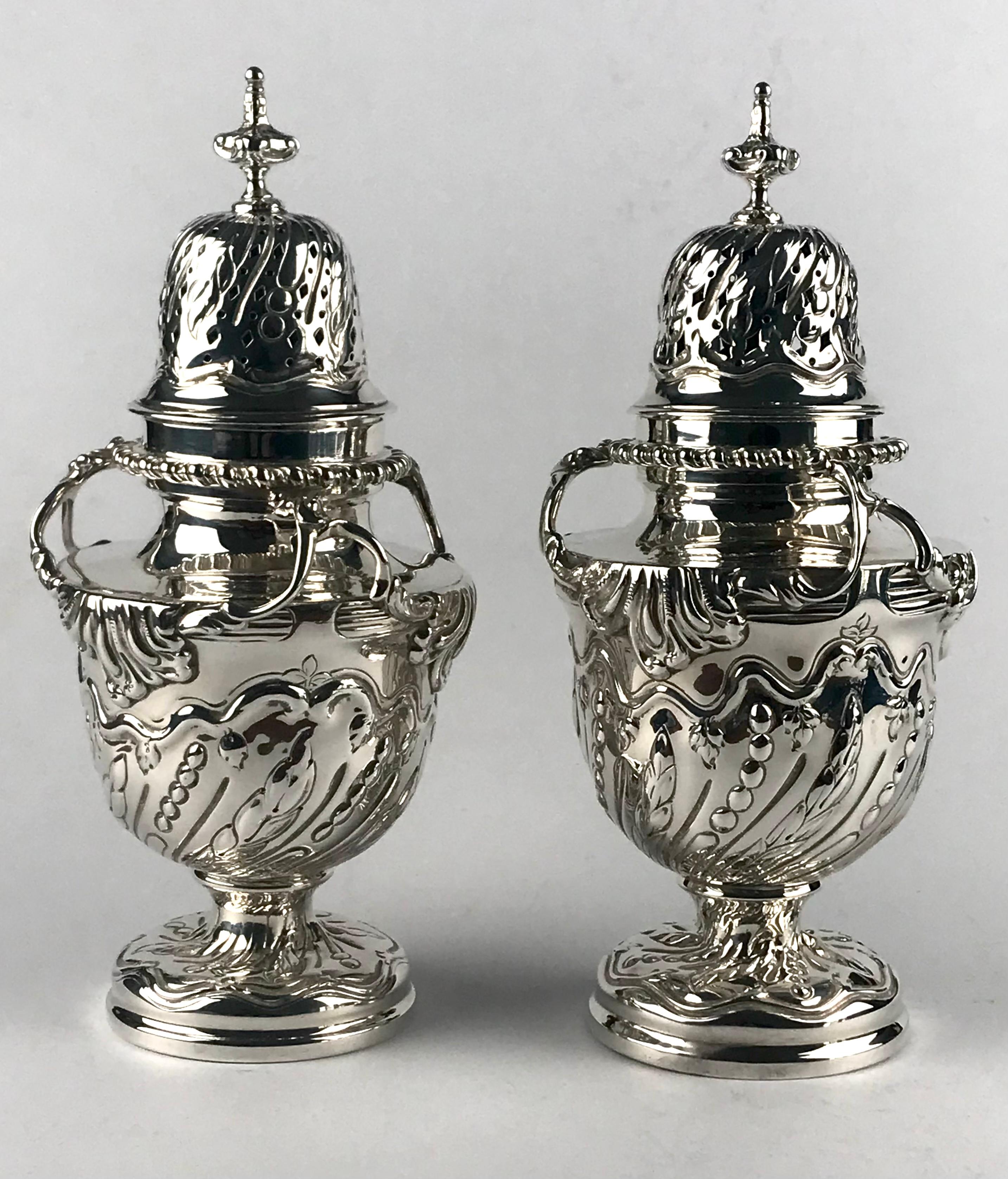 Magnificent Solid Silver Sterling Victorian Pair Sugar Casters Shakers 910g 1
