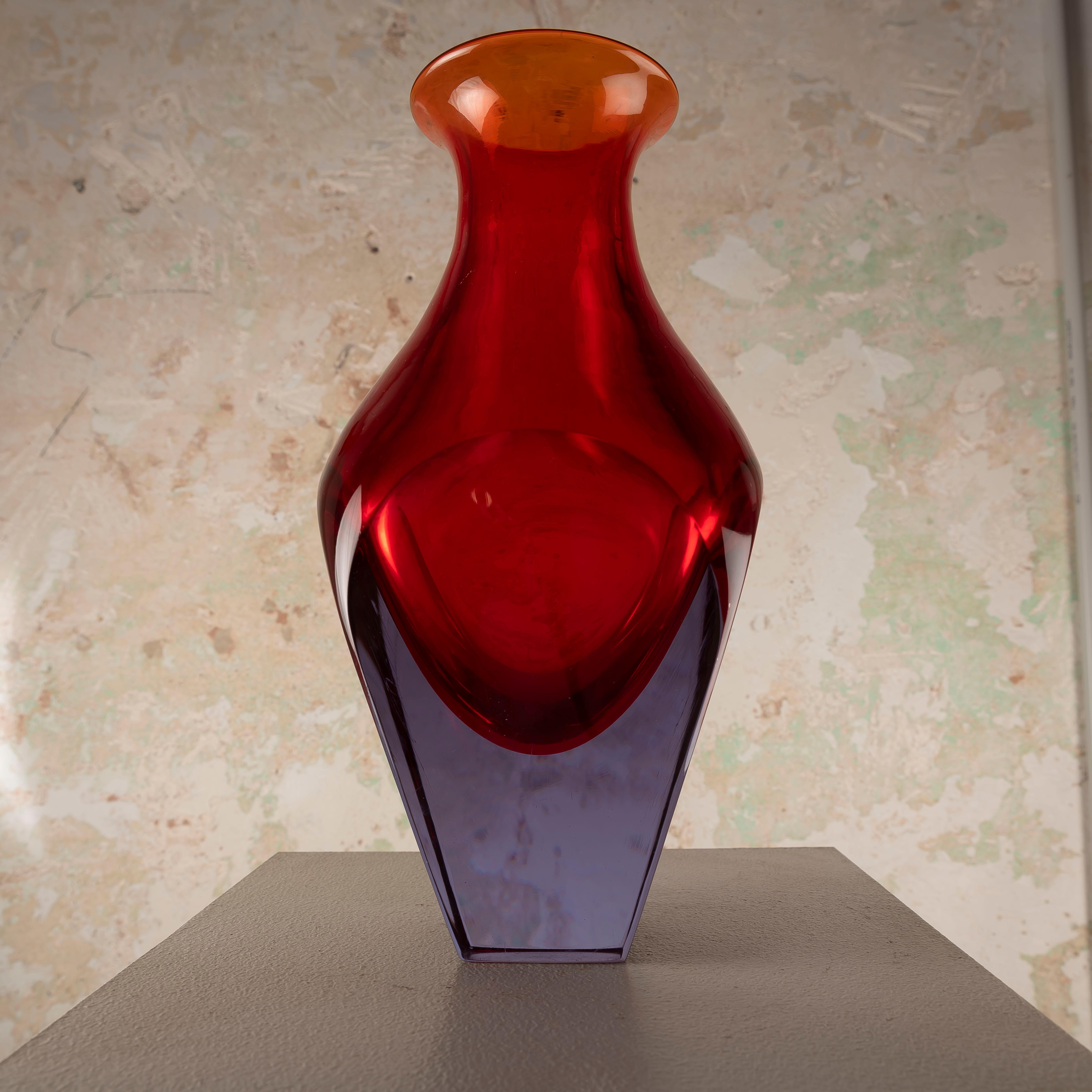 Mid-Century moderno Magnifico vaso di Murano a sommerso di Seguso Vetri d'Arte in vendita