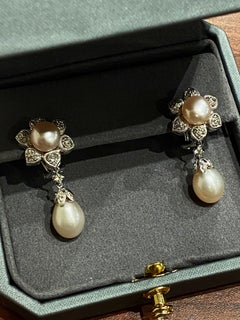 Magníficos Pendientes Colgantes de Perlas del Mar del Sur, Diamantes y Oro Blanco de 18 K