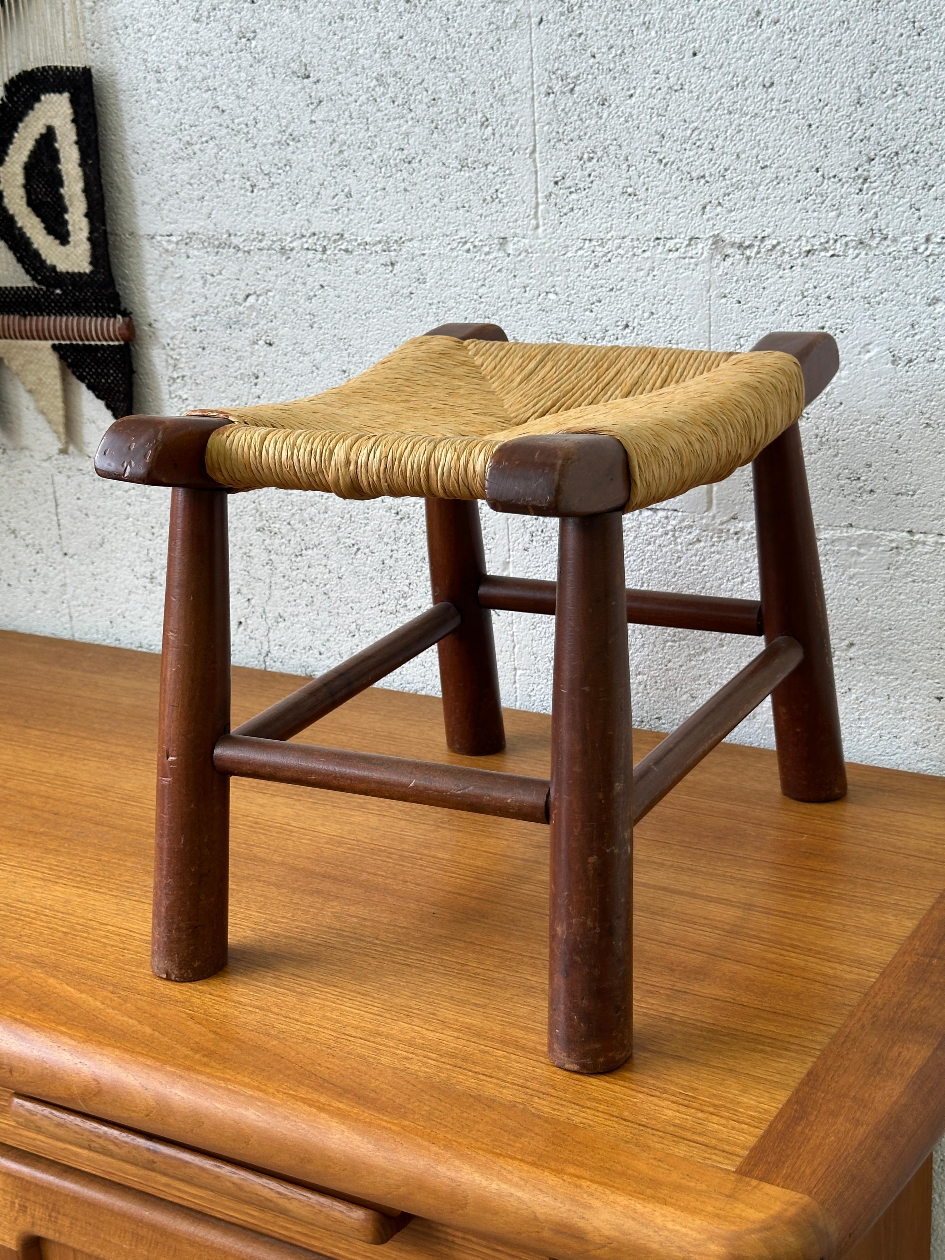 Magnificent stool (footrest) from the 50s. rustic brutalist For Sale 4