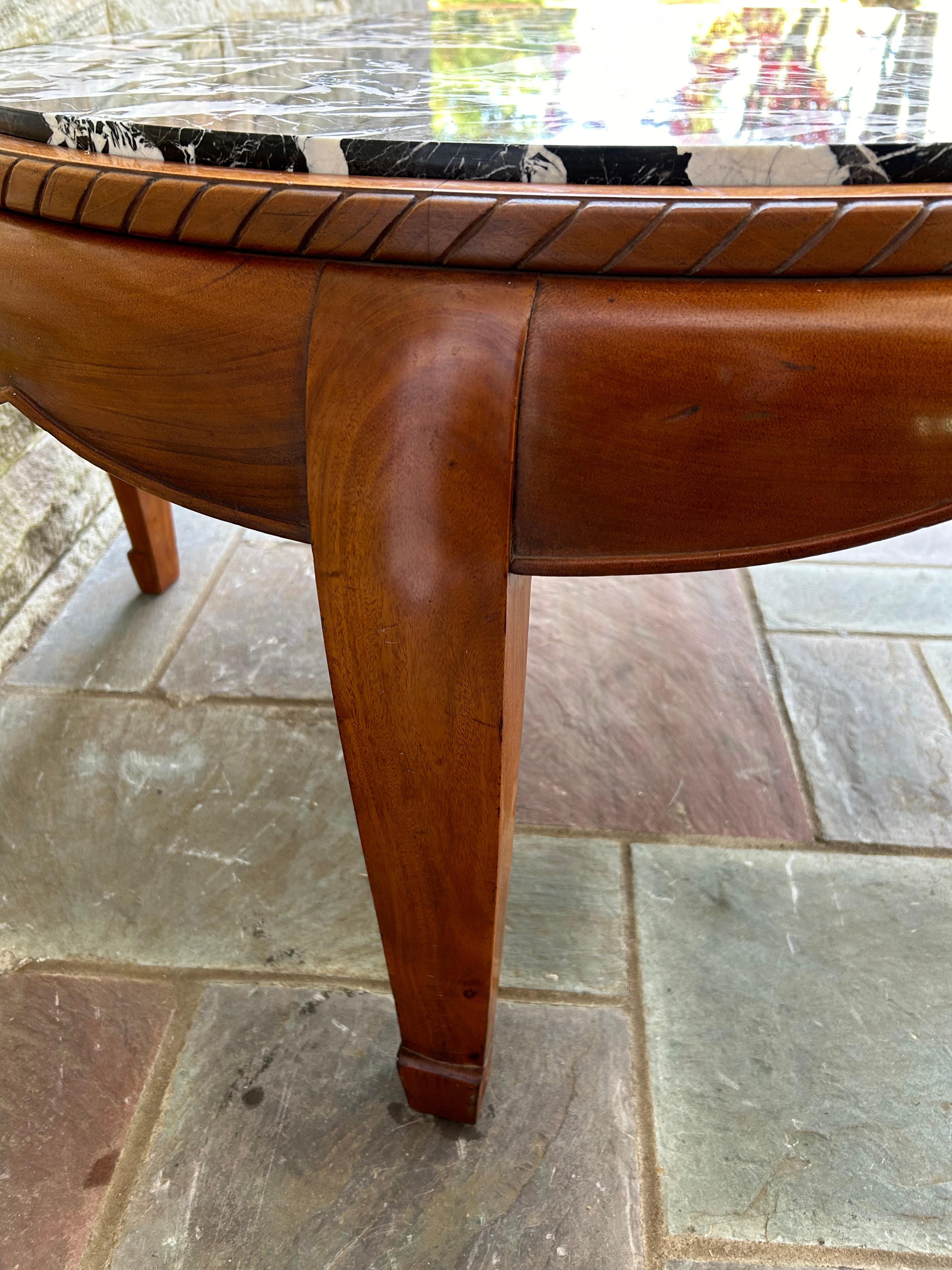 Marbre Magnifique table basse en acajou et marbre Sue et Mare Art Deco en vente