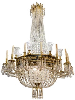 Prächtiger schwedischer Kronleuchter aus vergoldeter Bronze und Kristall