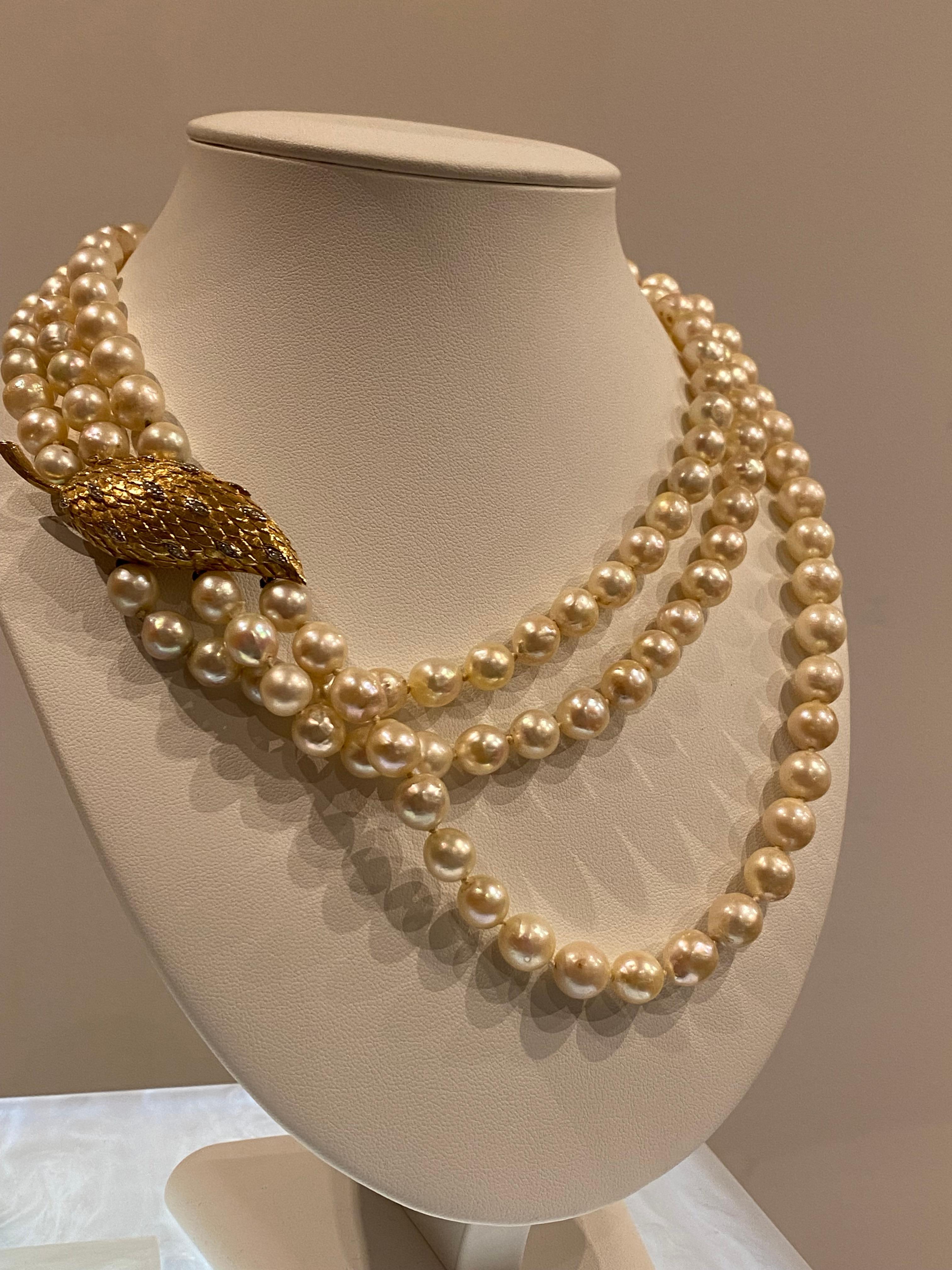 Retro Magnificent Three-Strand Pearl Necklace (Elizabeth II Style) Gold Diamond Clasp