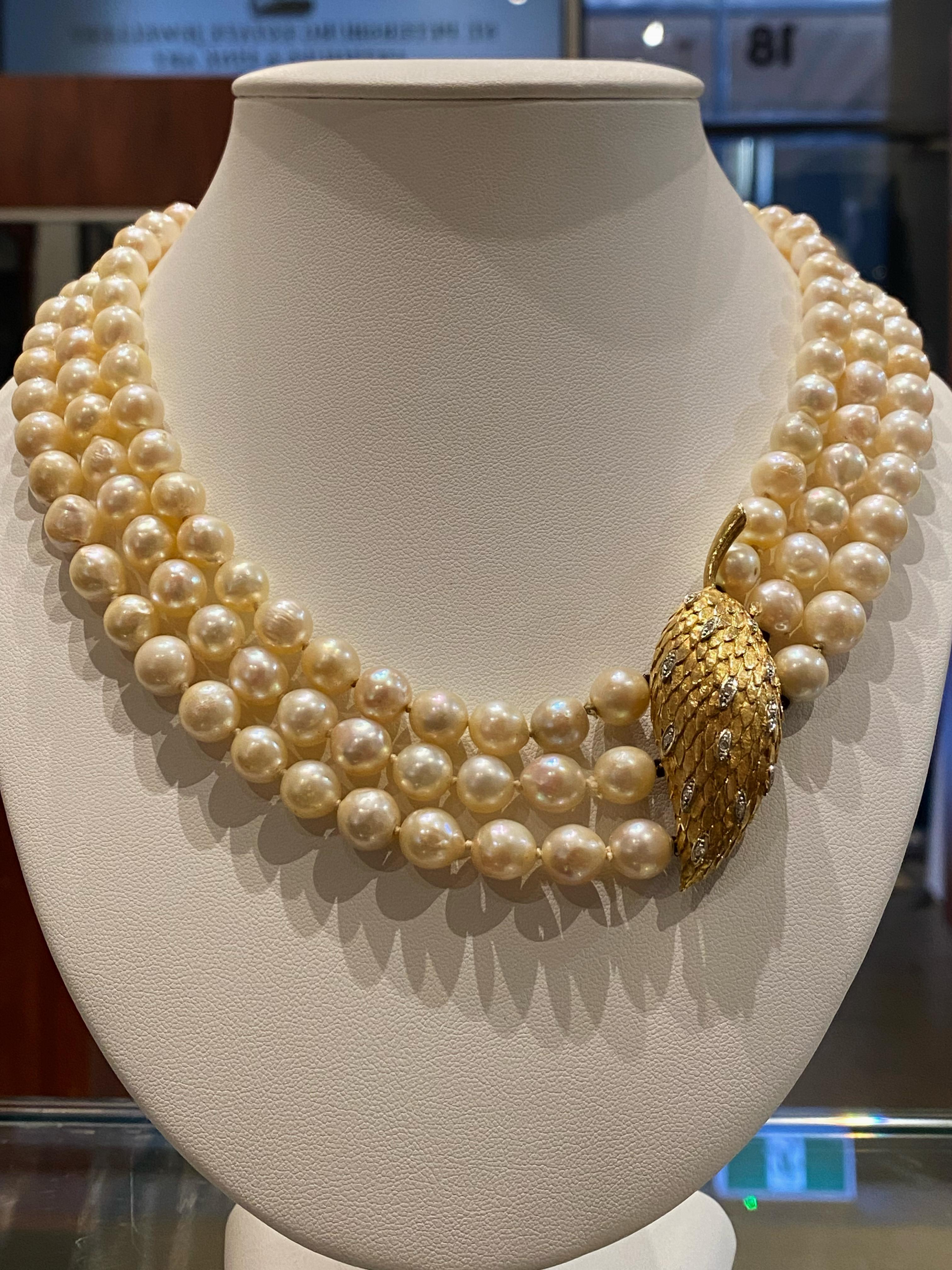 Bead Magnificent Three-Strand Pearl Necklace (Elizabeth II Style) Gold Diamond Clasp