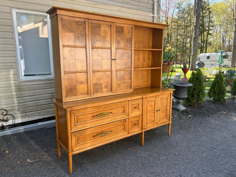 Magnificent Tomlinson Sophisticate 2 Piece Credenza Buffet Hutch Mid Century