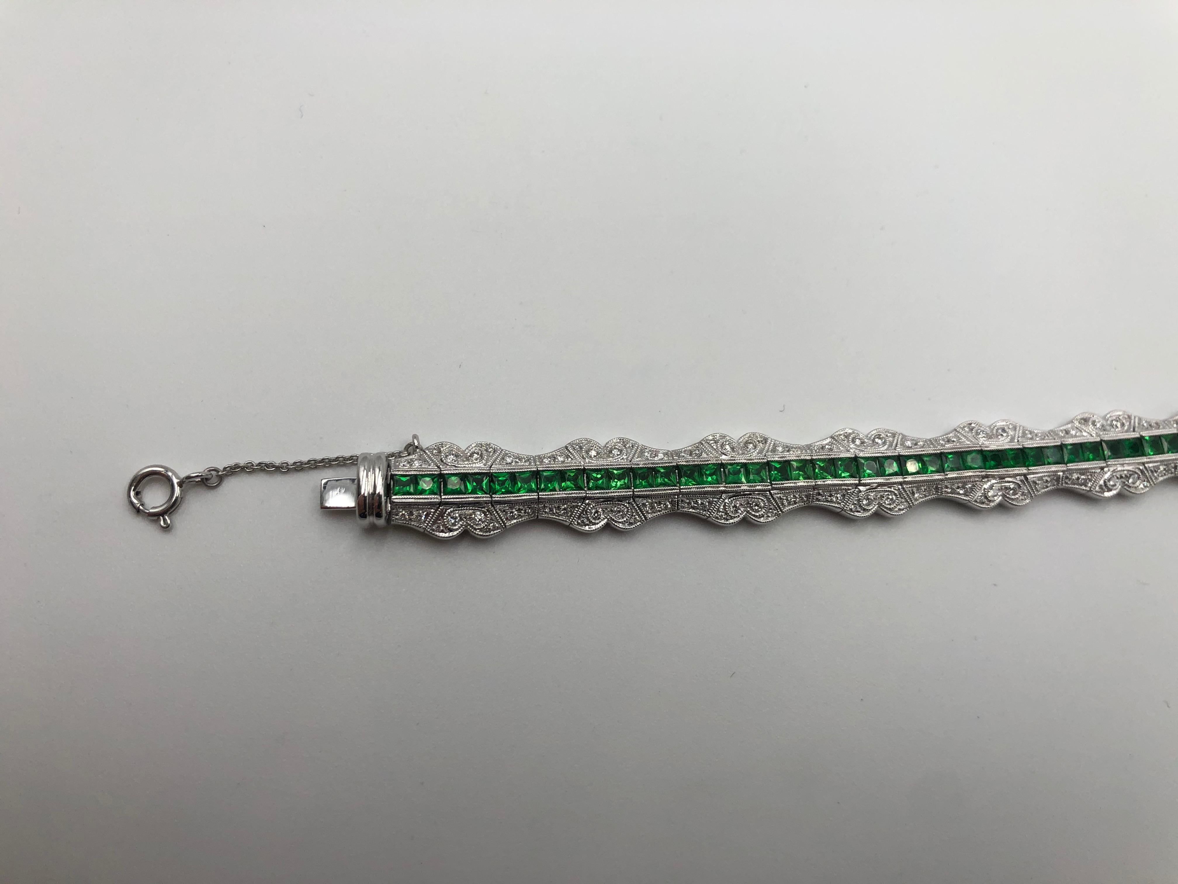 Art Deco Magnificent Tsavorite and Diamond Bracelet 18 Karat For Sale