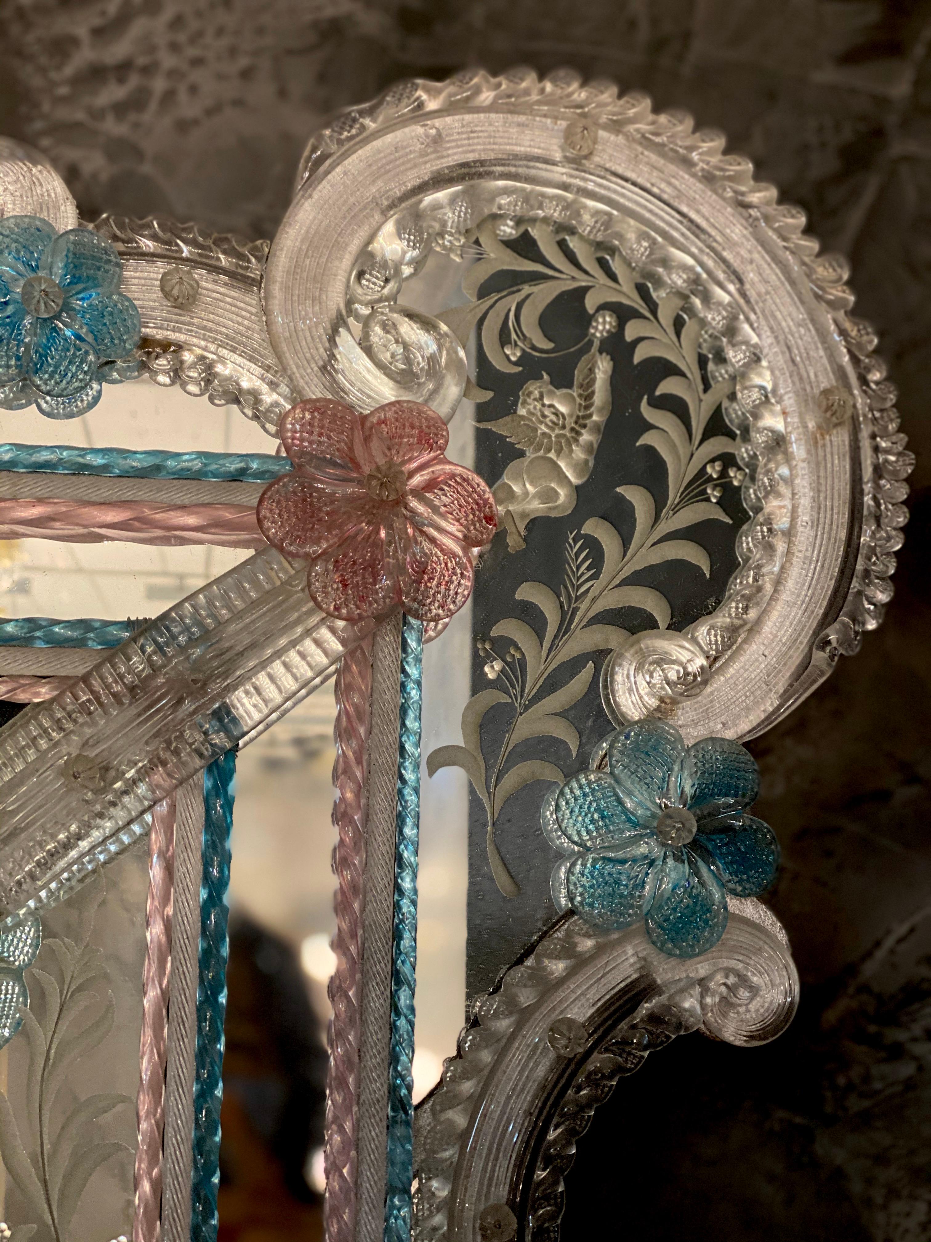 Magnifique miroir vénitien en verre de Murano Excellent état - En vente à Rome, IT
