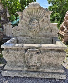 Magnificent Vicenza Stone Fountain consisting of a base and a front, late 19th