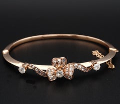 Magnificent Victorian 2.40 Carat Rare Shamrock Bangle
