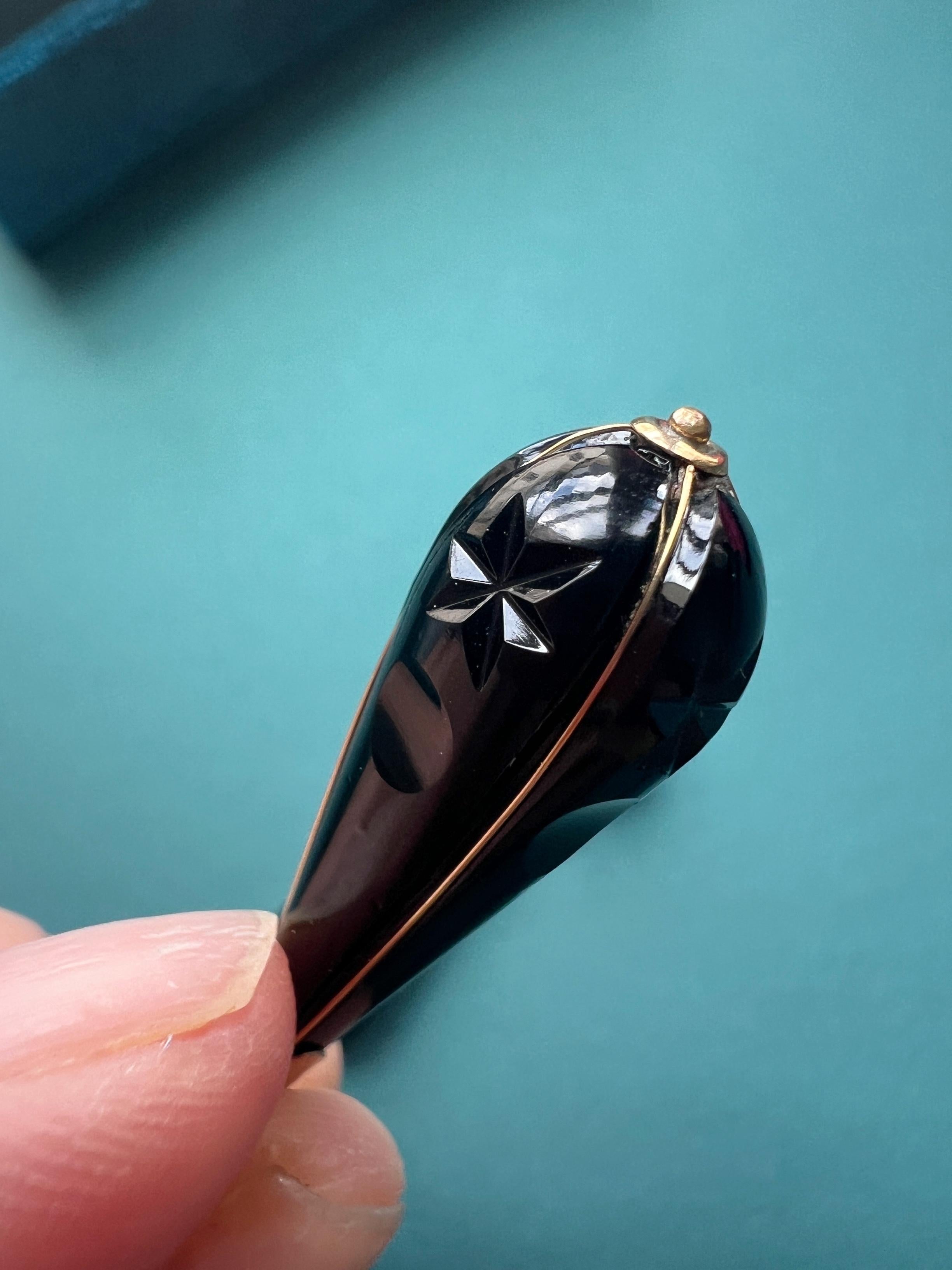 Magnificent Victorian Era Day and Night 18K Gold Onyx Drop Earrings In Good Condition In Versailles, FR