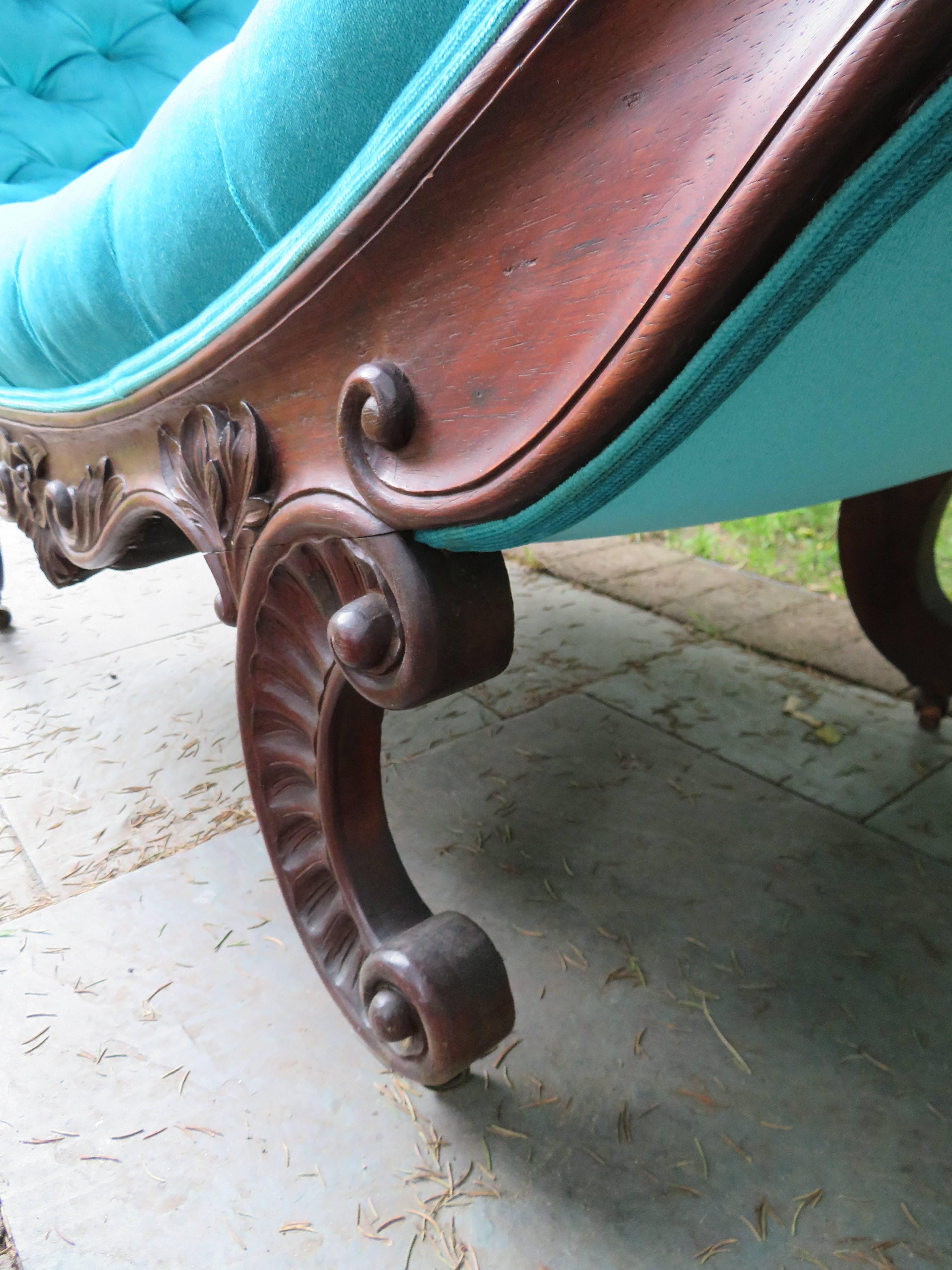Magnifique chaise longue victorienne John Henry Belter attribuée à Rosewood Tufted Chaise en vente 9