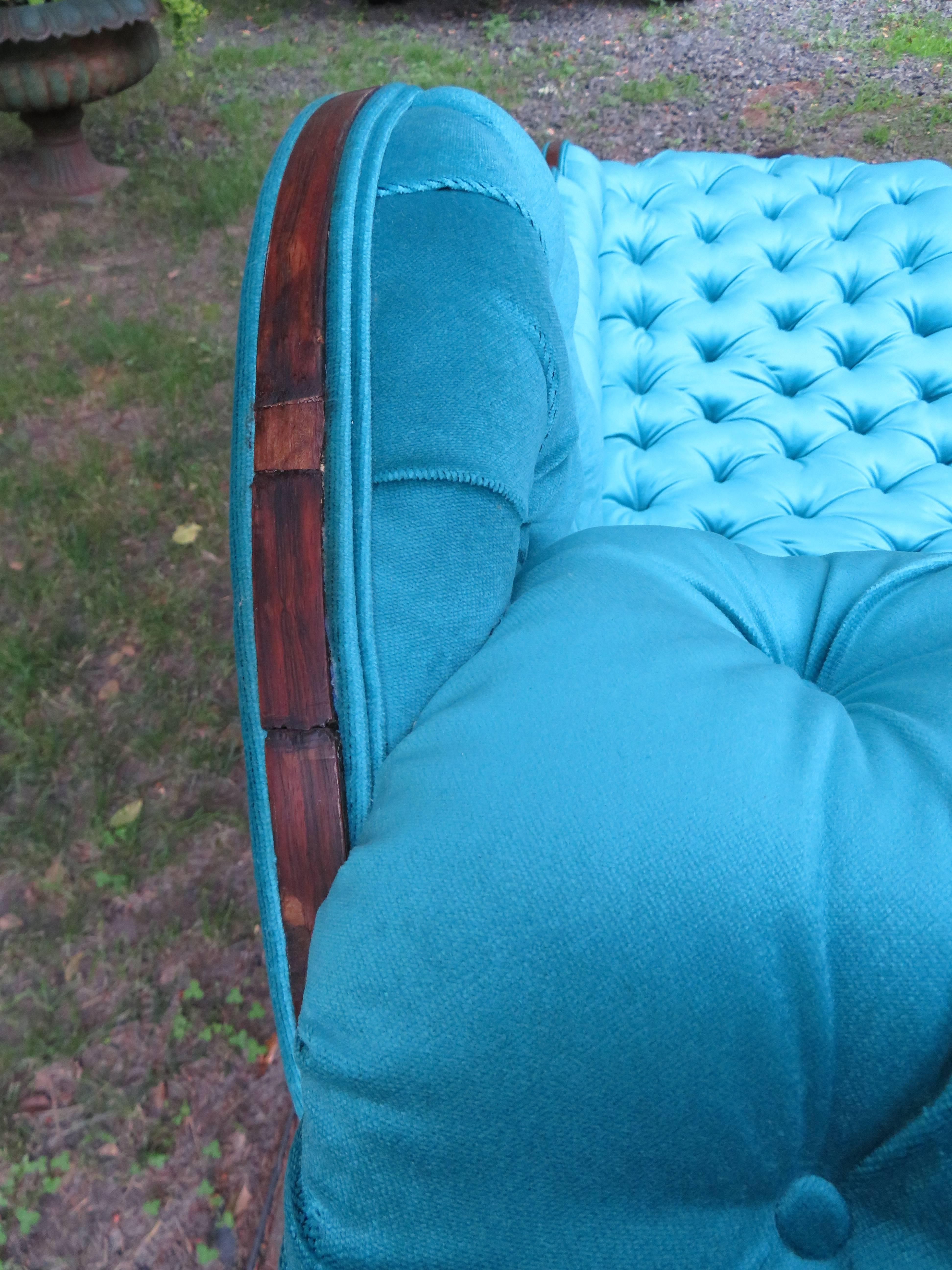 Magnifique chaise longue victorienne John Henry Belter attribuée à Rosewood Tufted Chaise Bon état - En vente à Pemberton, NJ