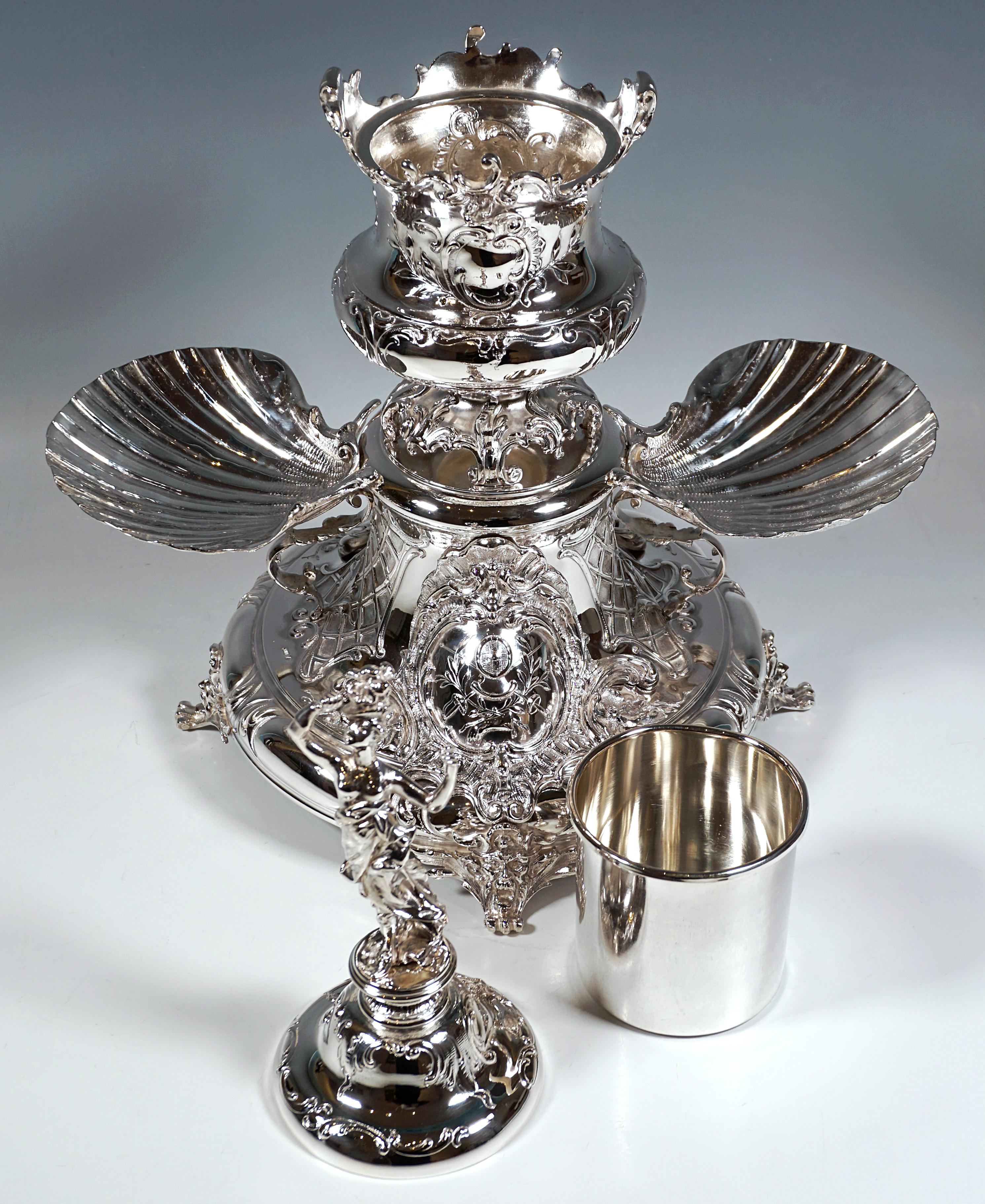 Magnífico soporte vienés Art Nouveau para caviar de plata, de Würbel & Czokally, 1900 en venta 5