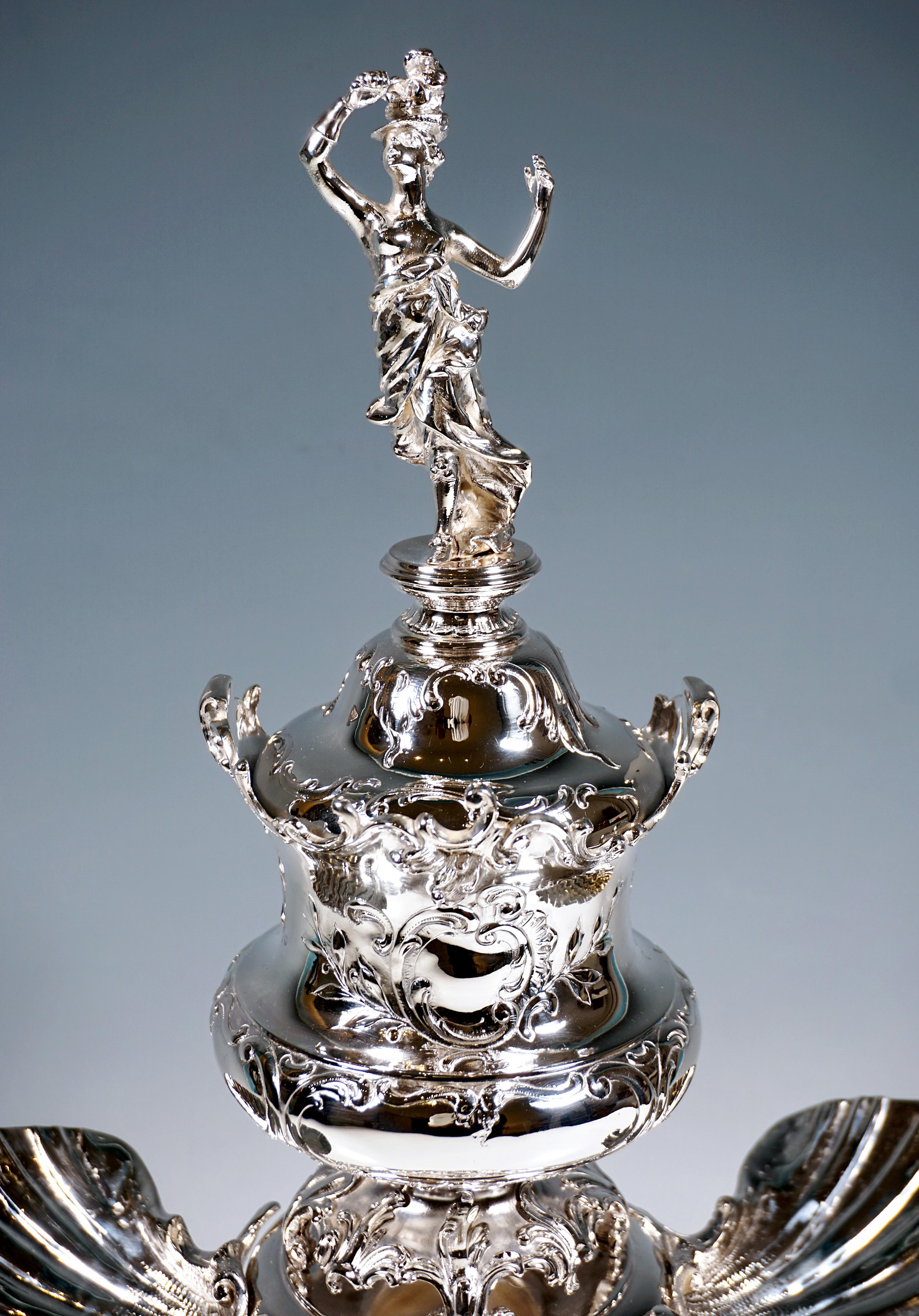 Magnífico soporte vienés Art Nouveau para caviar de plata, de Würbel & Czokally, 1900 Hecho a mano en venta