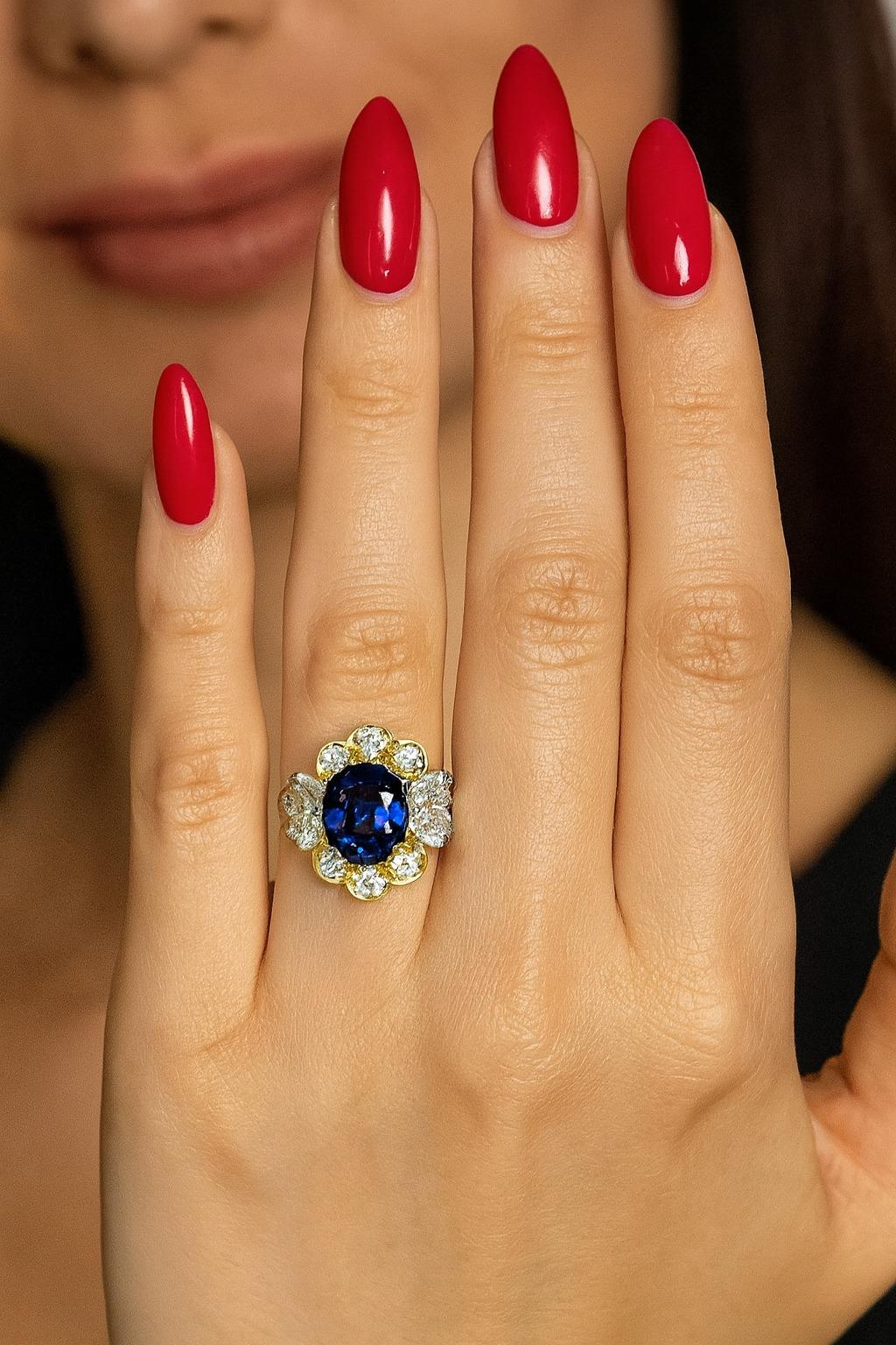 Modern Magnificent Vintage 1980s Burma Mogok Royal Blue Sapphire and Diamond Ring For Sale
