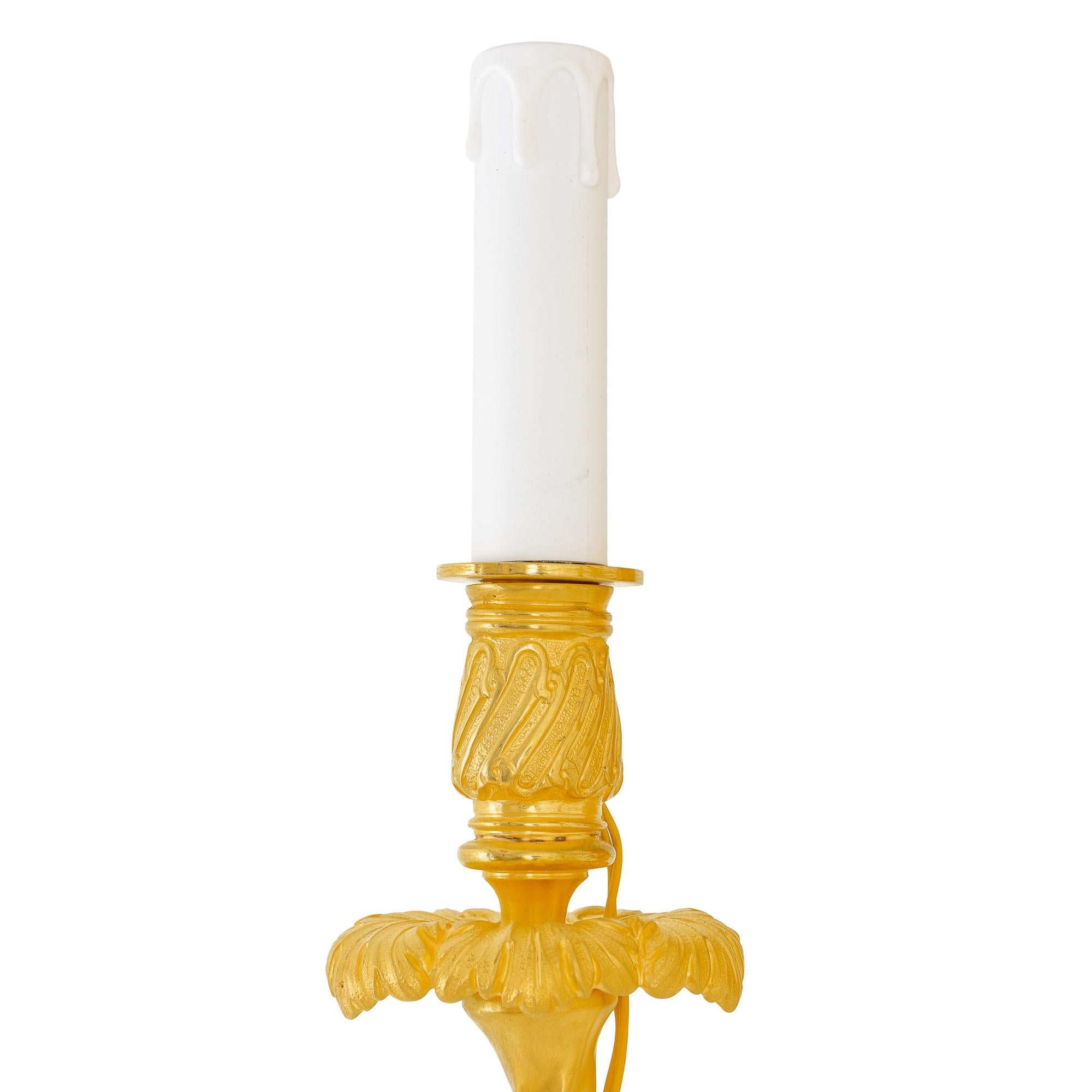 Magnificent wall lamp in Louis XVI style, 24 karat gold plated. Bon état - En vente à Warsaw, PL