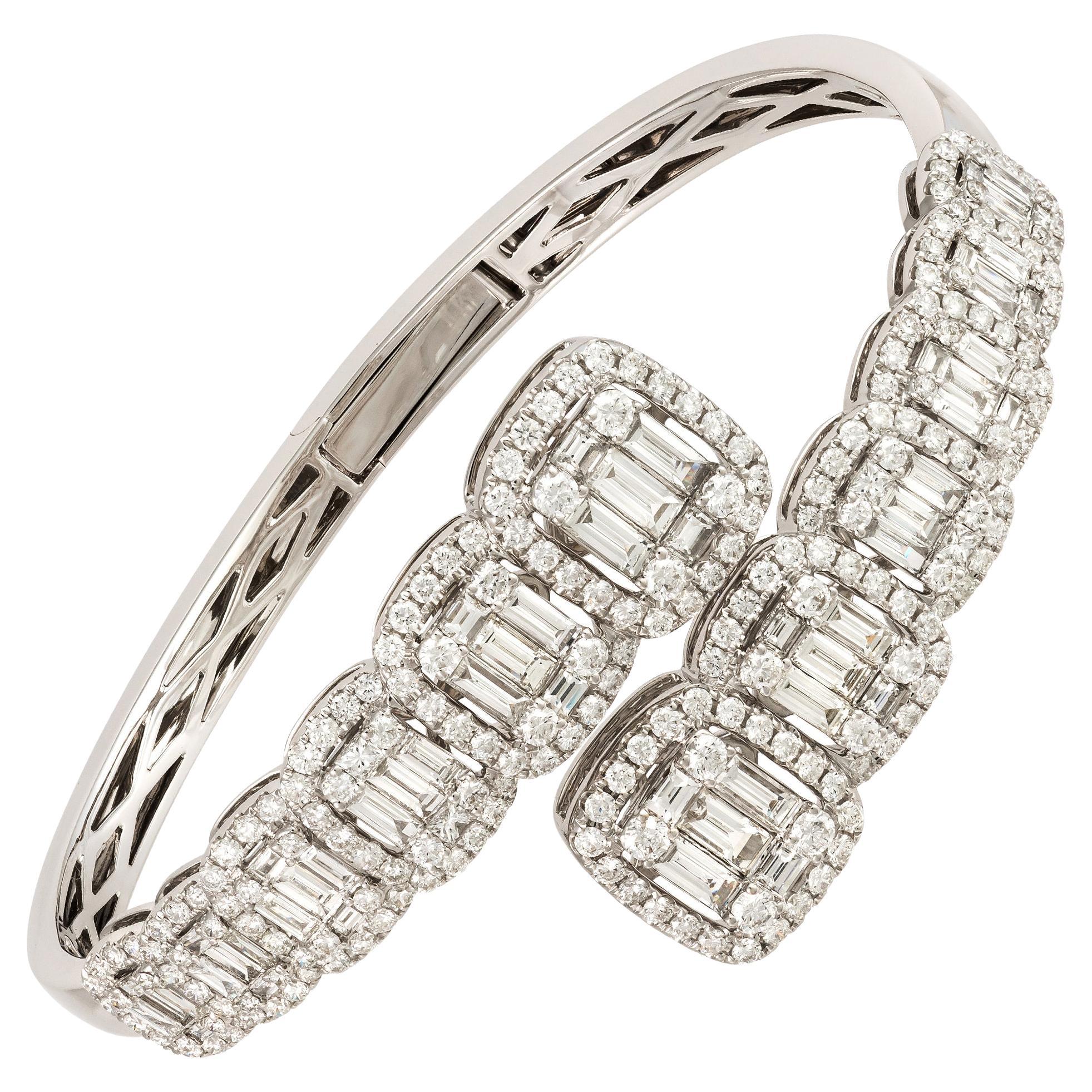 Magnificent White Gold 18K Bracelet Diamond for Her