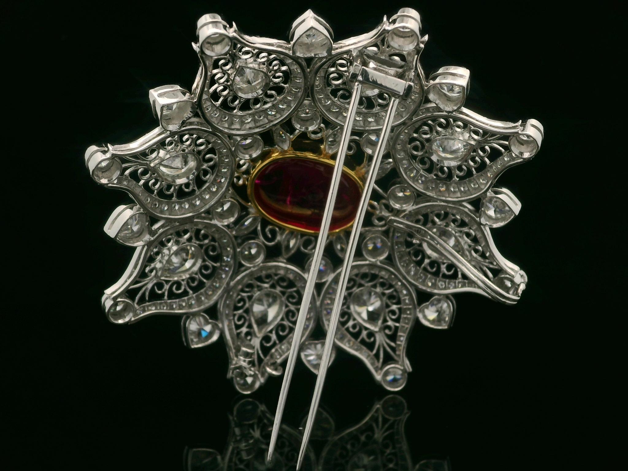 De las mujeres Magnífico Collar Colgante Broche de Oro Blanco GIA 26,16ctw Rubí de Birmania y Diamantes en venta
