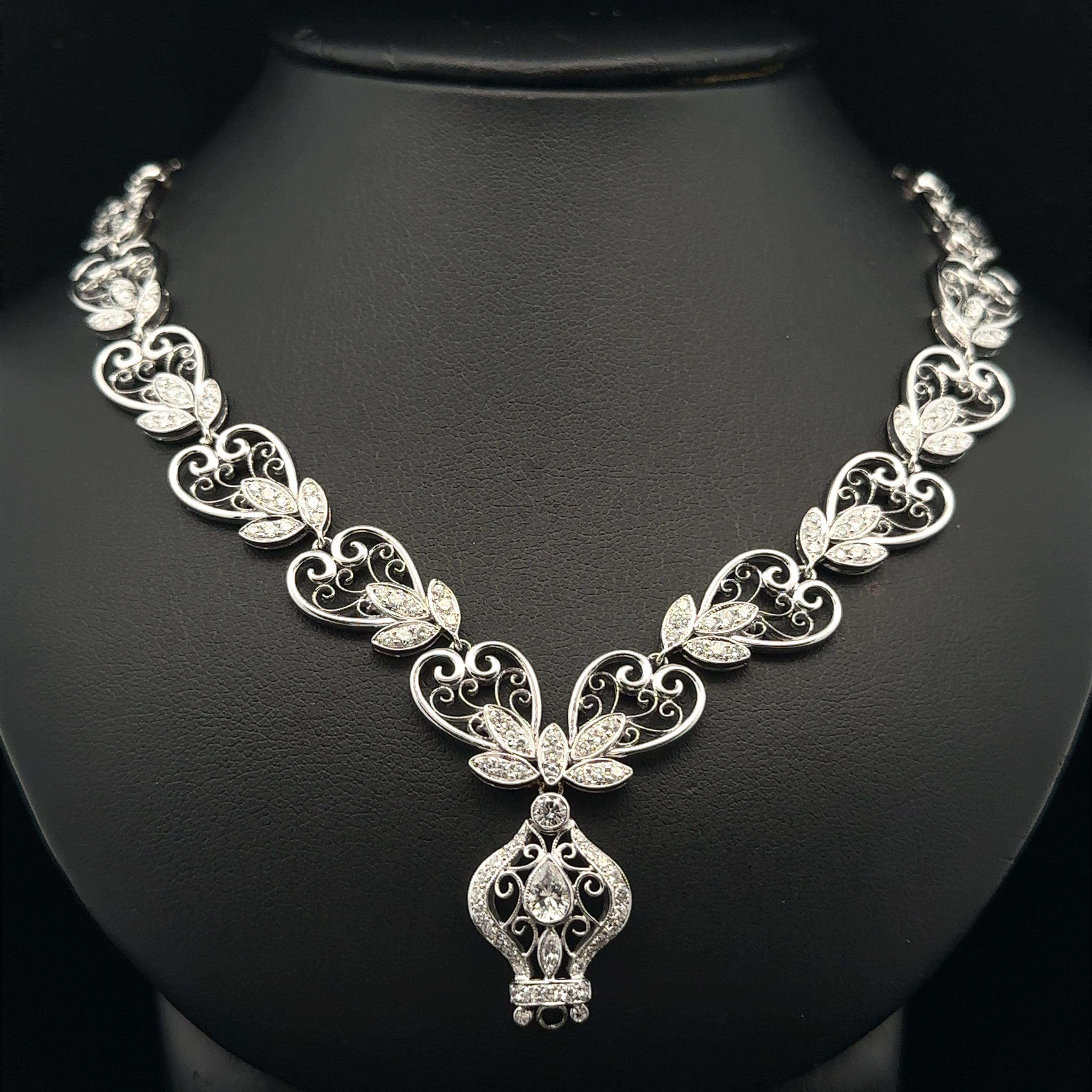 Magnífico Collar Colgante Broche de Oro Blanco GIA 26,16ctw Rubí de Birmania y Diamantes en venta 1