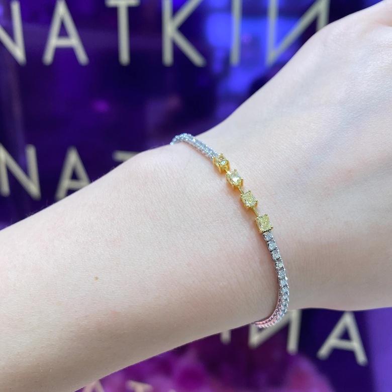Bracelet Gold 18 K 

Diamond 1.21 Cts/70 Pcs
Yellow Diamond 0.82 Cts/4 Pcs

Length 18 cms

With a heritage of ancient fine Swiss jewelry traditions, NATKINA is a Geneva-based jewelry brand that creates modern jewelry masterpieces suitable for