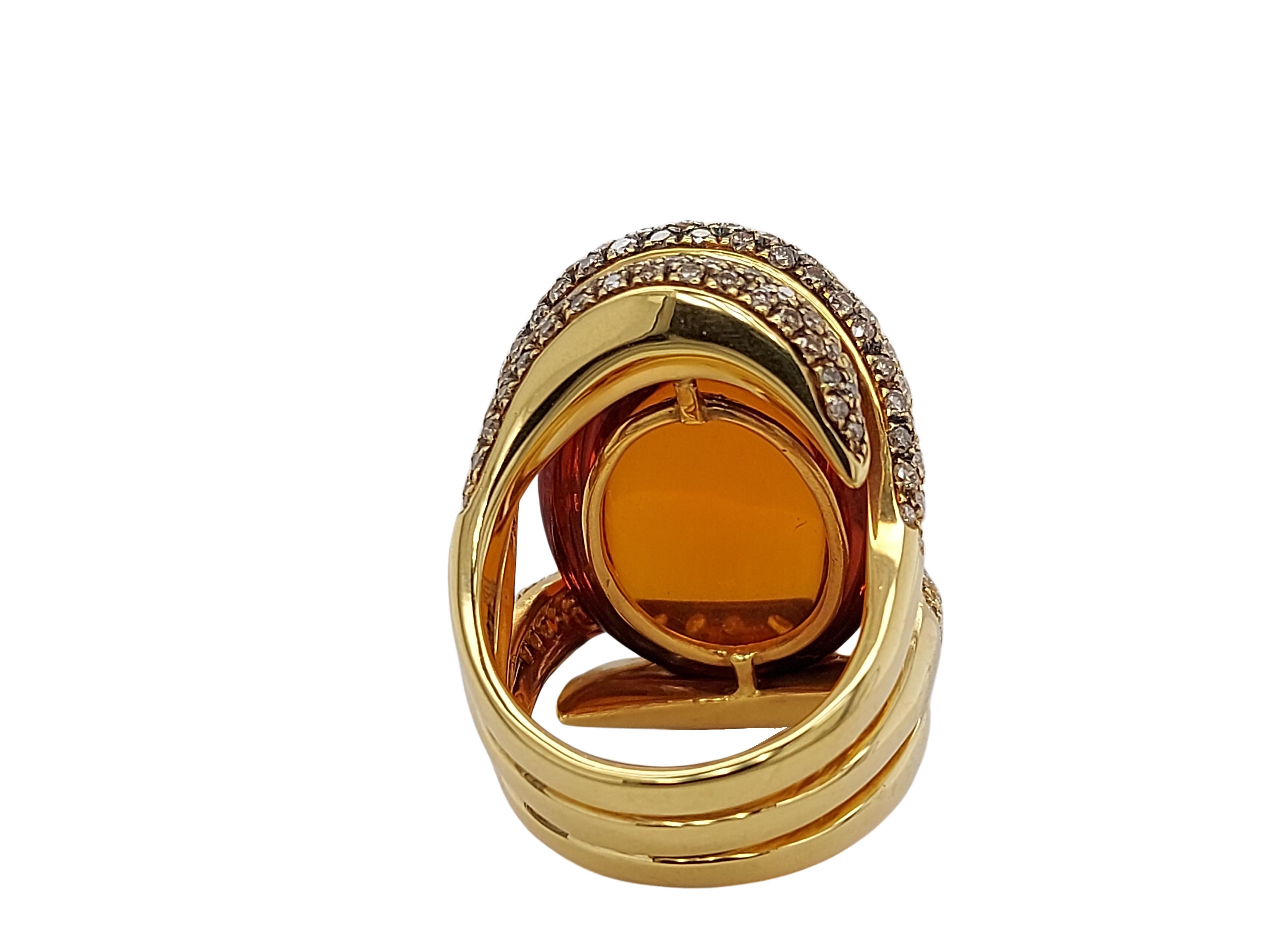 Magnificent Yellow Gold Ring with 34 Ct Cabochon Citrine and 2.61 Ct Diamonds For Sale 1