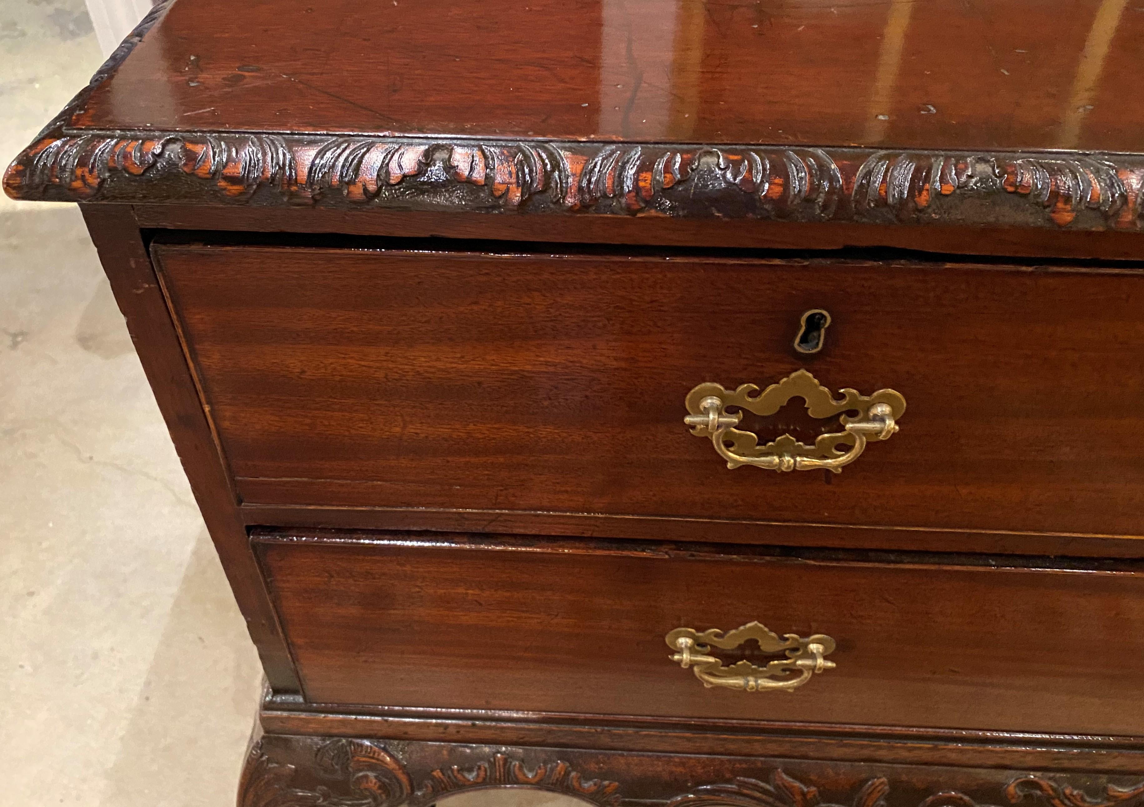 Magnificently Carved 18th Century English Mahogany Commode In Good Condition For Sale In Milford, NH