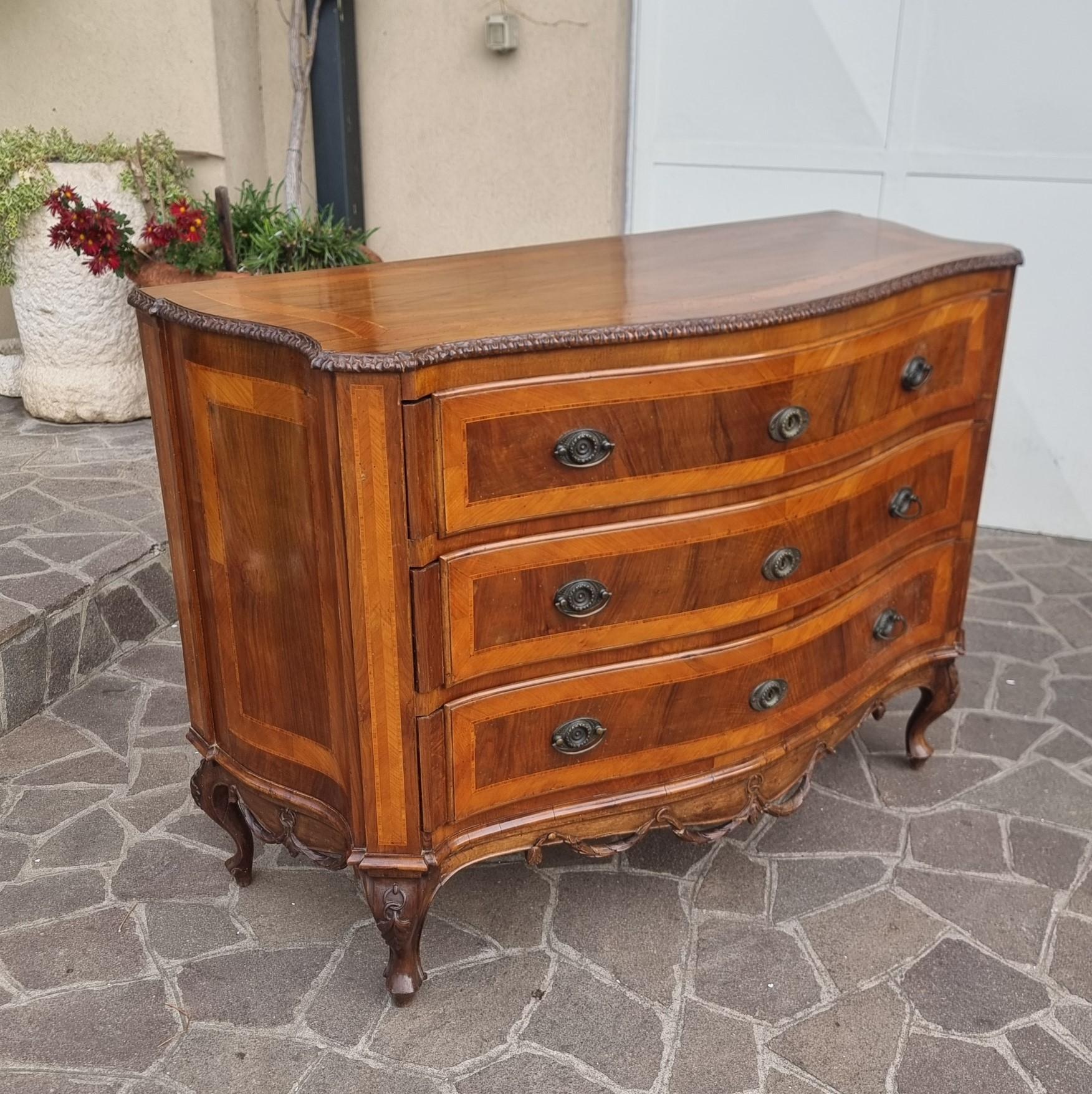 Italian Walnut dresser 800 Venice For Sale