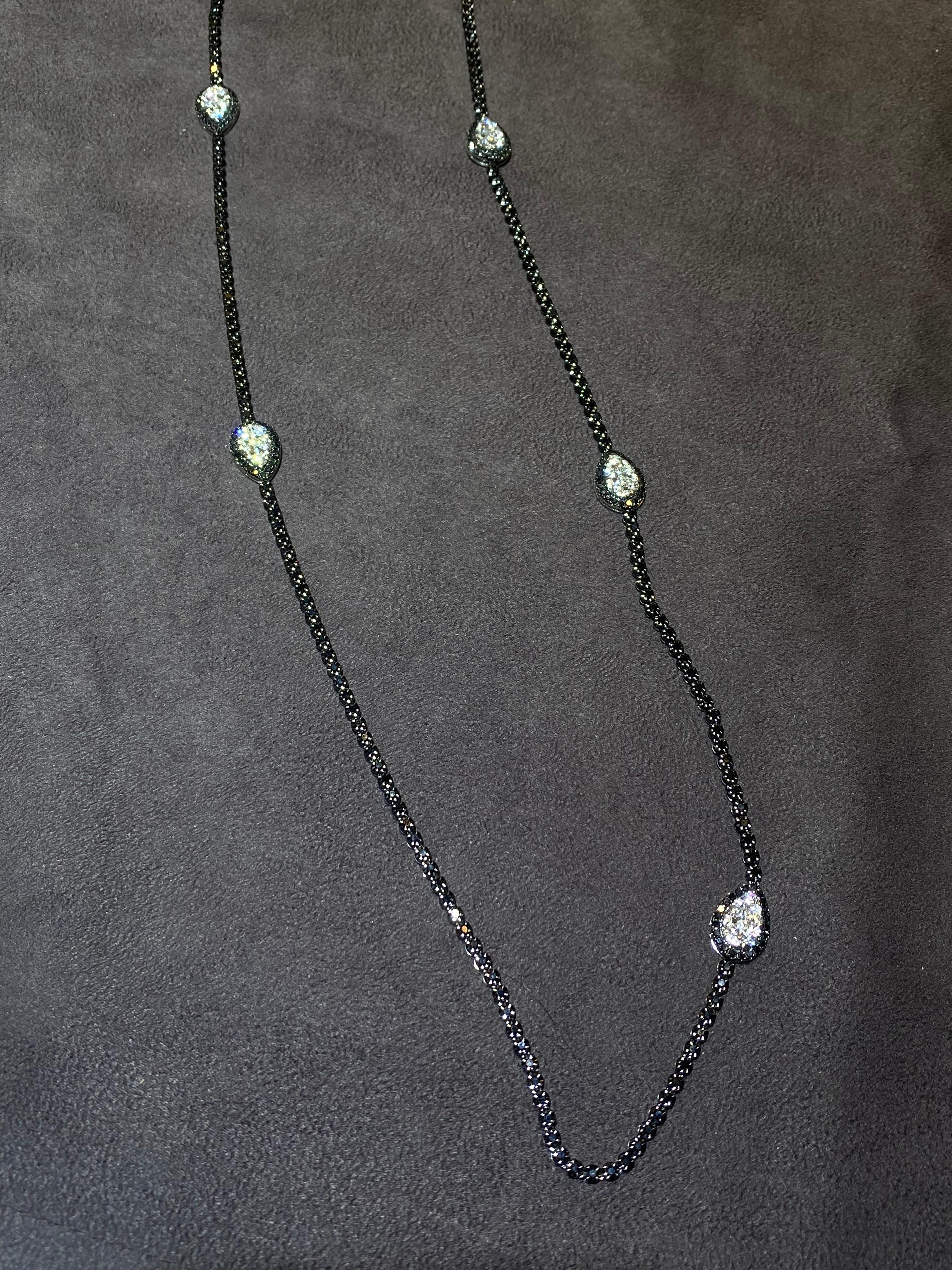 Magnifique Black White Diamond Gold 18K Necklace for Her In New Condition For Sale In Genève, GE