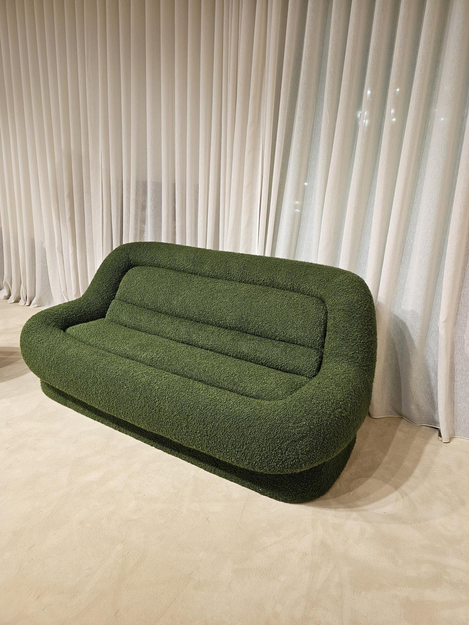 canapé par Emilio Guarnacci modele Nuava Italie 1970 . 3