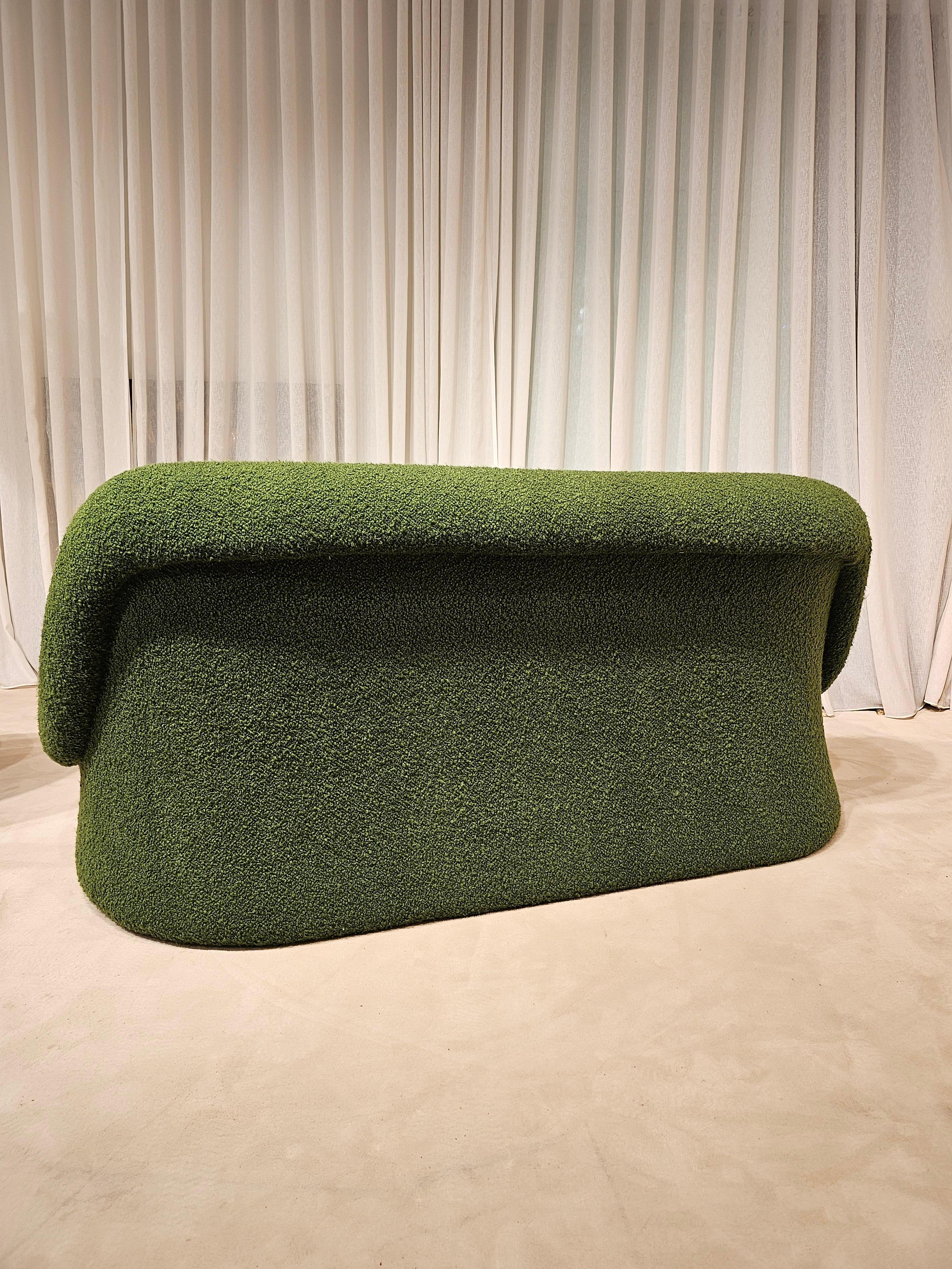 Late 20th Century canapé par Emilio Guarnacci modele Nuava Italie 1970 .