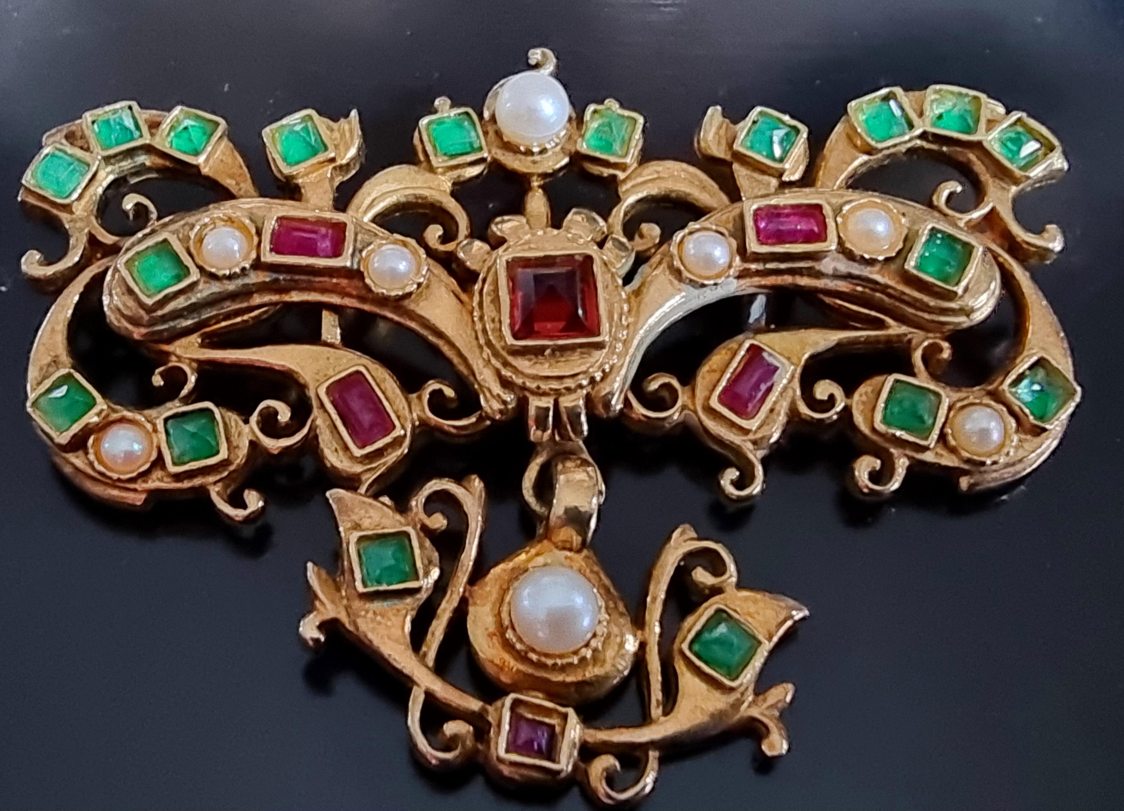 18th century pearl necklace