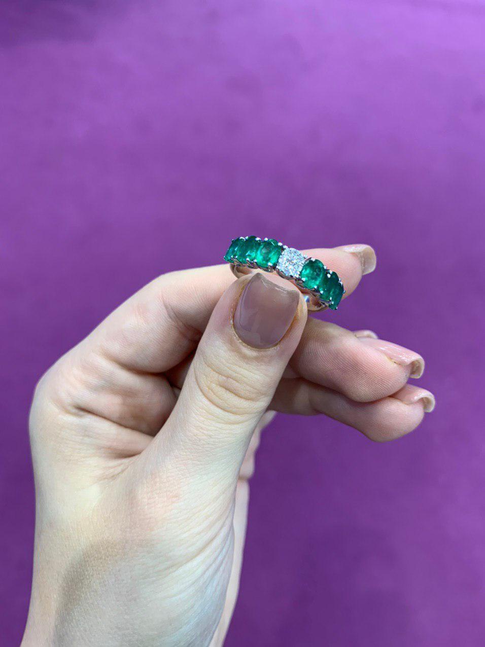 Women's Magnifique Deep Emerald Diamond 14 Karat Ring For Sale