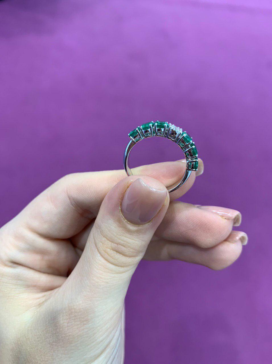 Magnifique Deep Emerald Diamond 14 Karat Ring For Sale 1