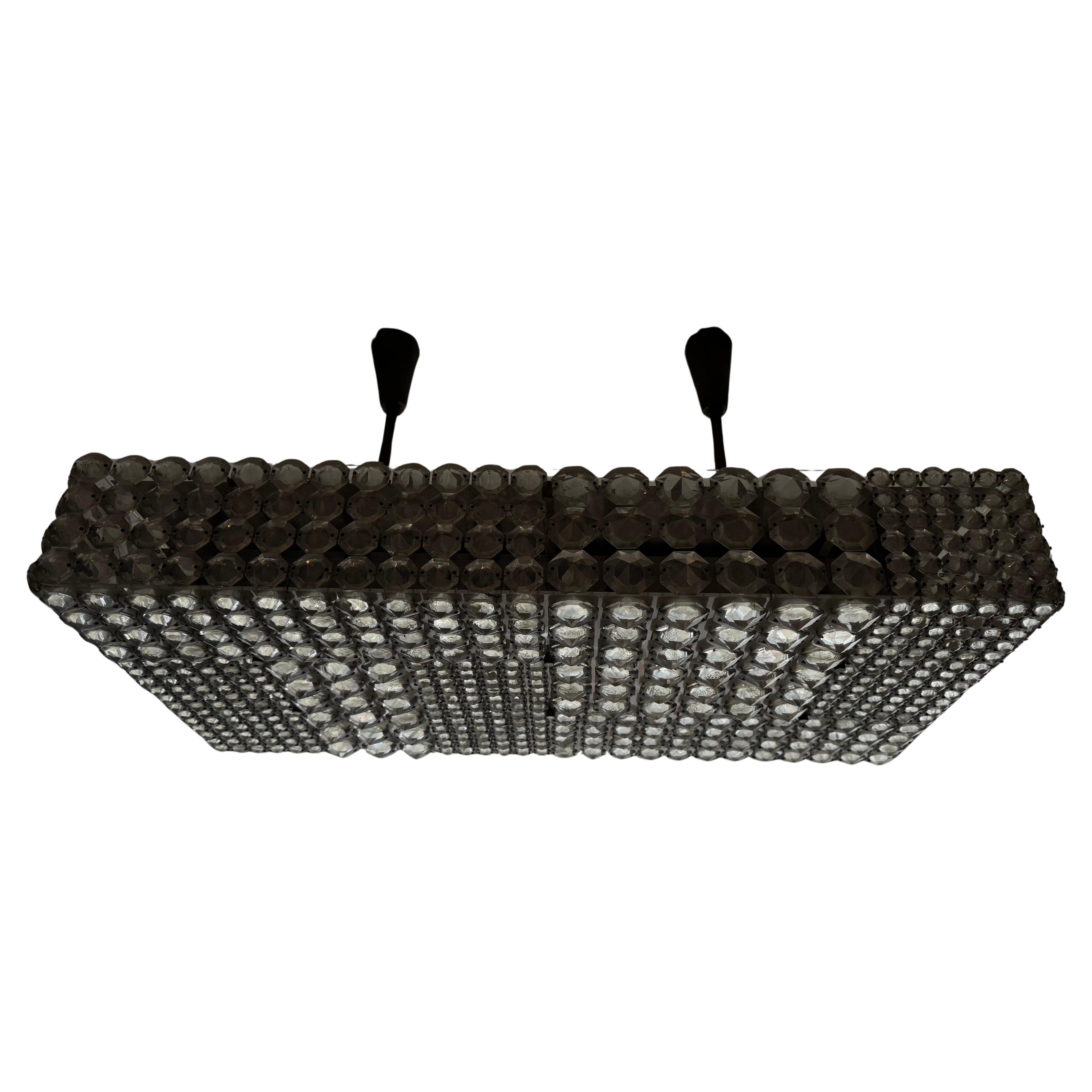 Sfaccettato Magnifique Rare Large Rectangular Crystal Chandelier by Bakalowits in vendita